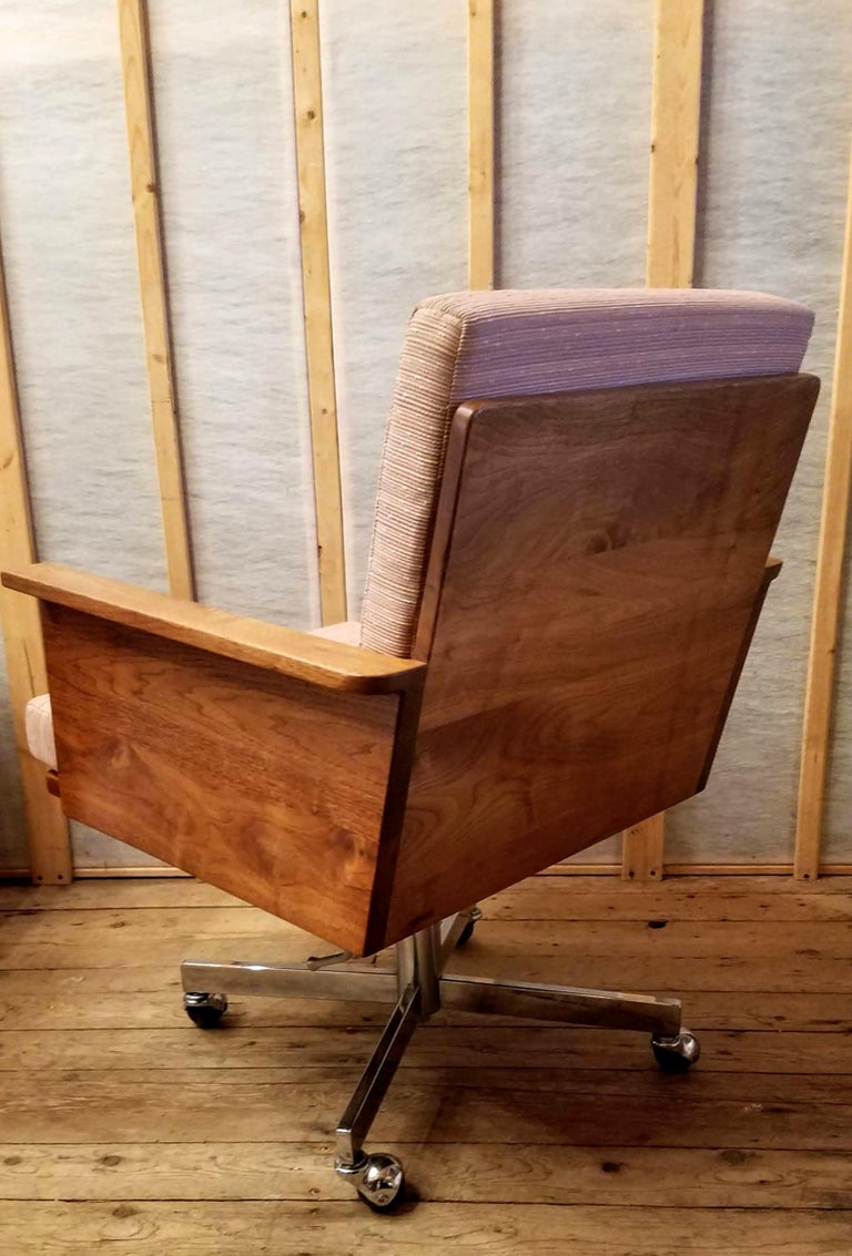 Arden Riddle Rolling Swivel Walnut Studio Craft Armchair, 1973 For Sale ...