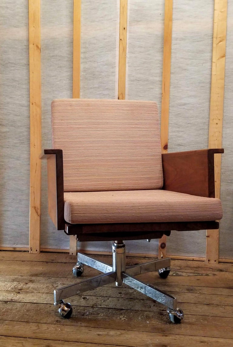 Arden Riddle Rolling Swivel Walnut Studio Craft Armchair, 1973 For Sale ...
