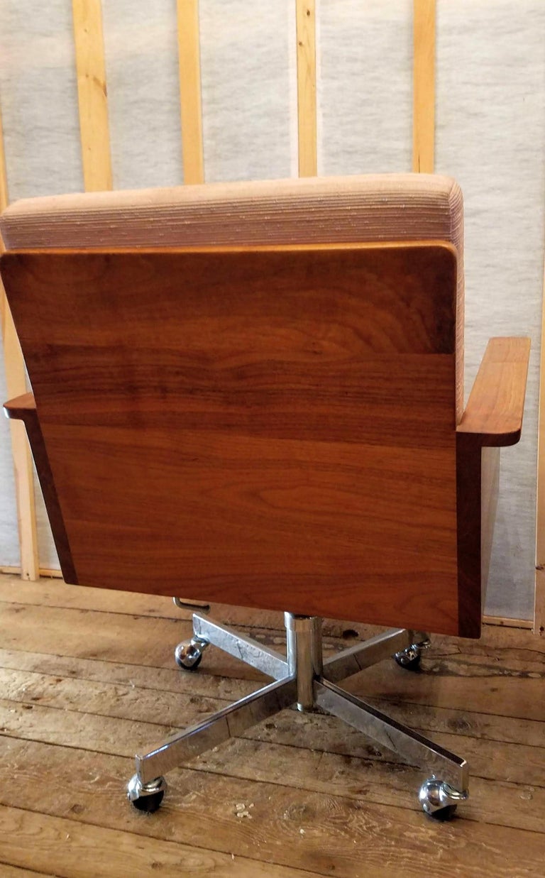 Arden Riddle Rolling Swivel Walnut Studio Craft Armchair, 1973 For Sale ...
