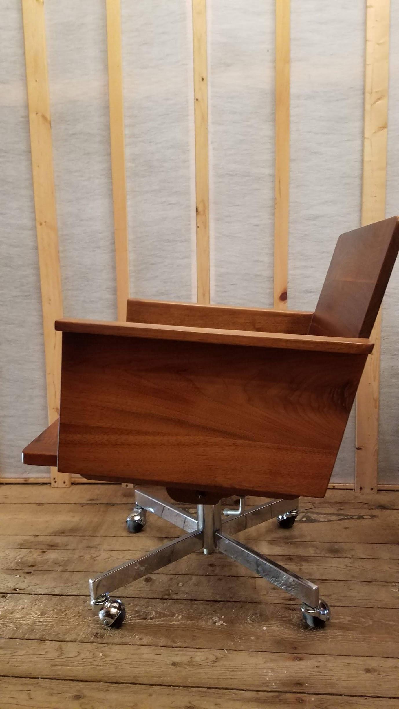 20th Century Arden Riddle Rolling Swivel Walnut Studio Craft Armchair, 1973