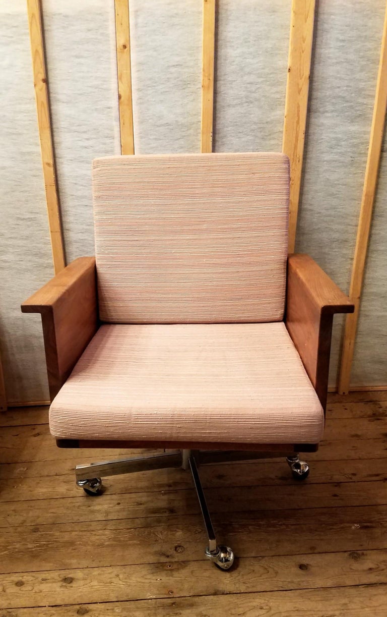 Arden Riddle Rolling Swivel Walnut Studio Craft Armchair, 1973 For Sale ...