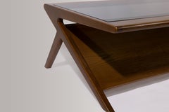 Couchtisch aus braunem Ardenholz mit Glas