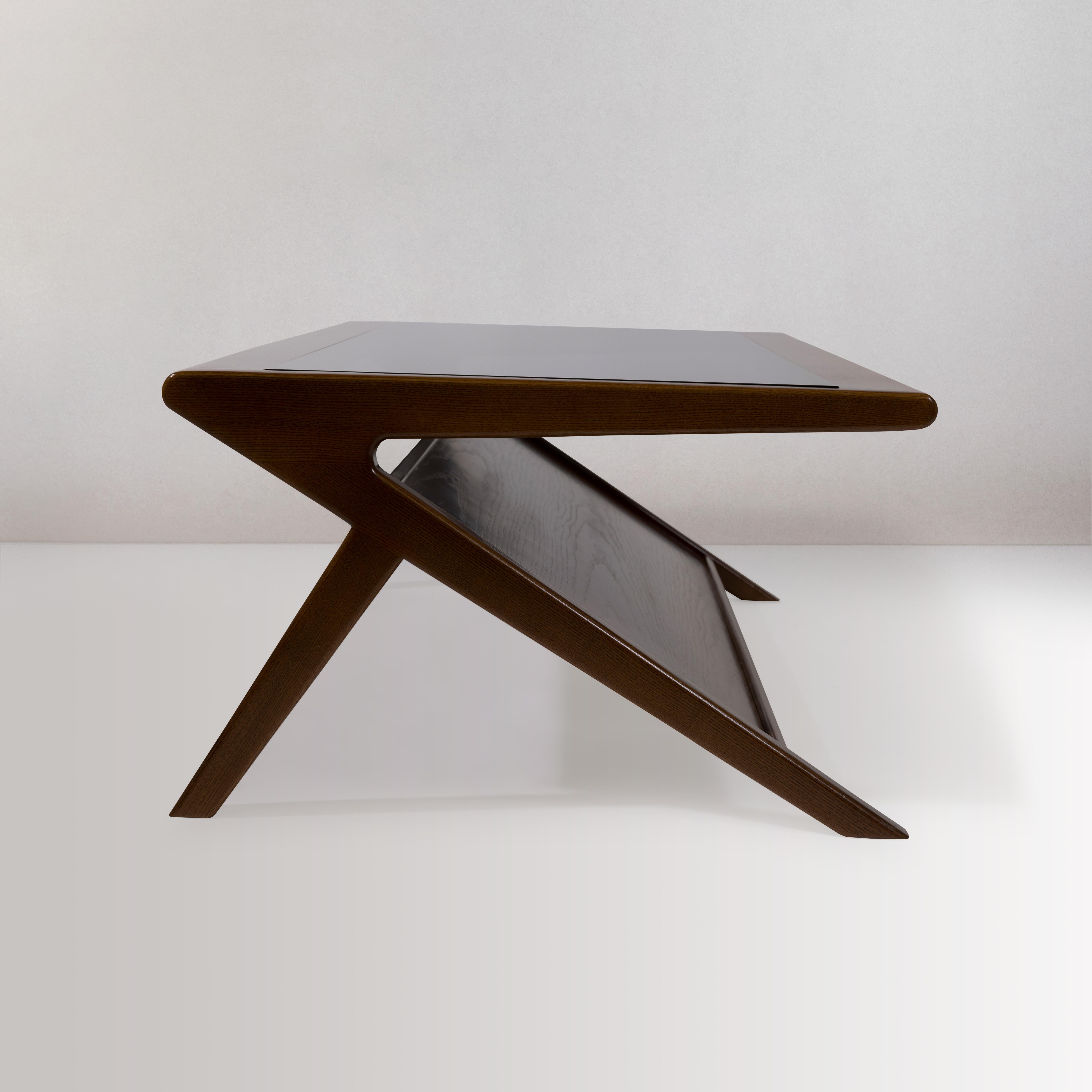 Mesa baja Arden de madera marrón con cristal en Nuevo estado para la venta en Naperville, IL