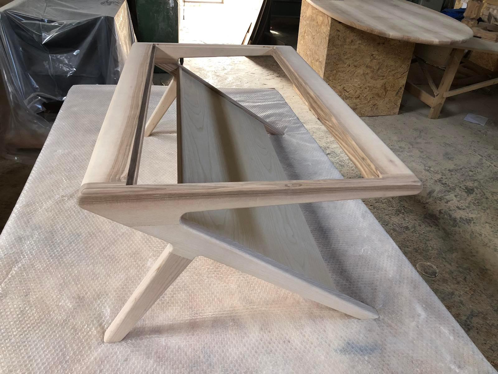 Mesa baja Arden de madera marrón con cristal Siglo XXI y contemporáneo en venta
