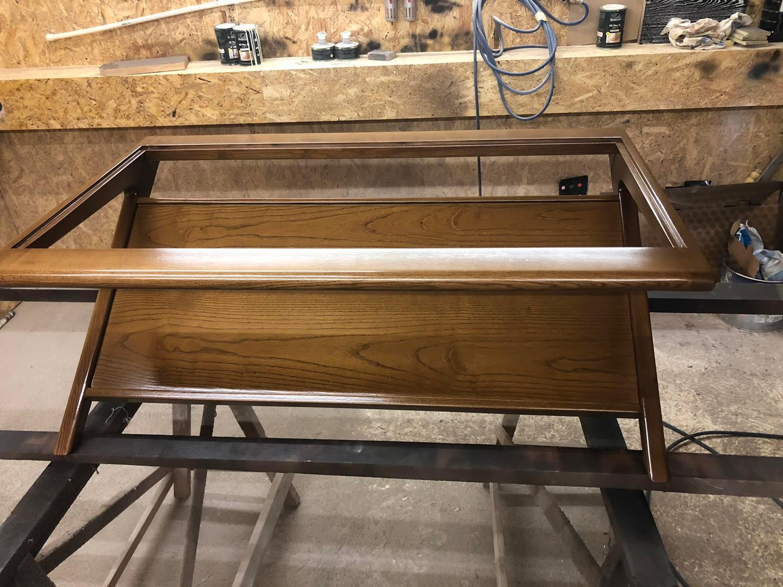 Mesa baja Arden de madera marrón con cristal en venta 2