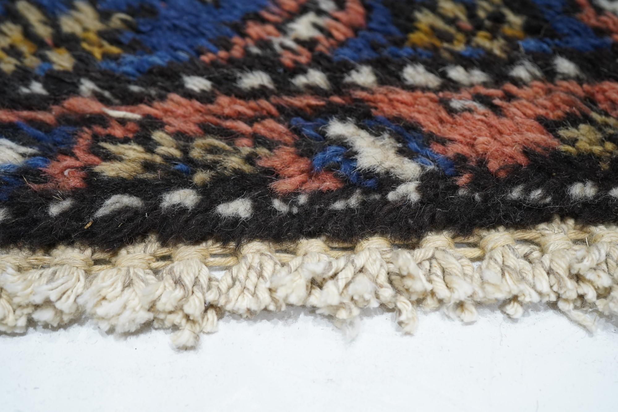 Ardebil Rug In Excellent Condition For Sale In New York, NY