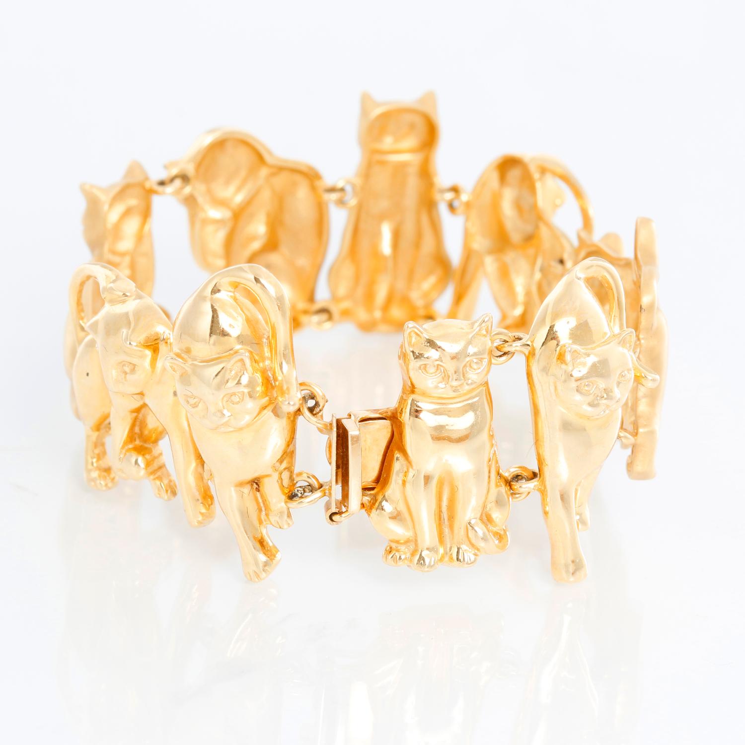 Women's Ardian 14K Yellow Gold Feline Motif Bracelet For Sale