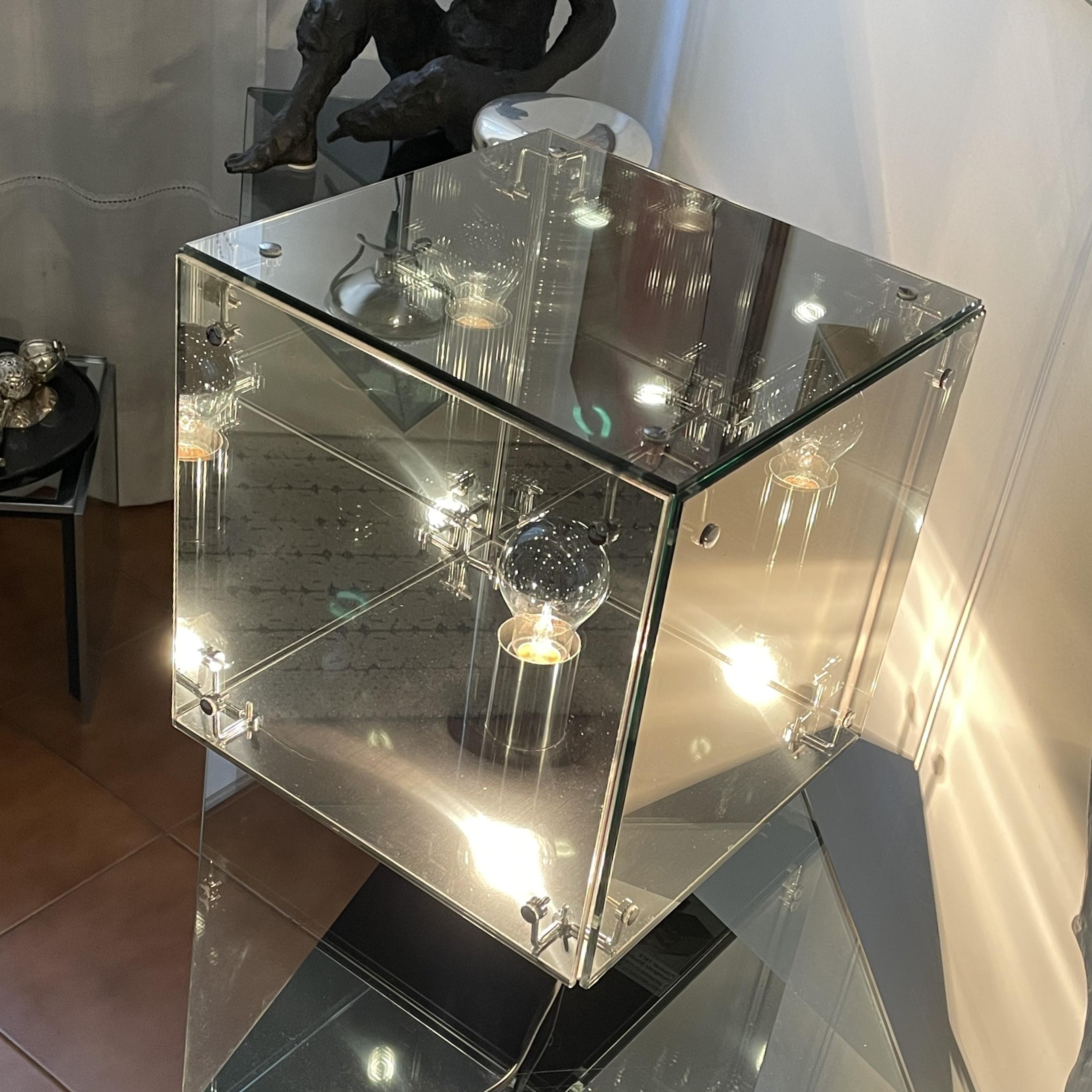 Late 20th Century ARDITI Smoked Gray Mirrored Glass Table Lamp Prismar 2 for Sormani, Italy, 1972 For Sale