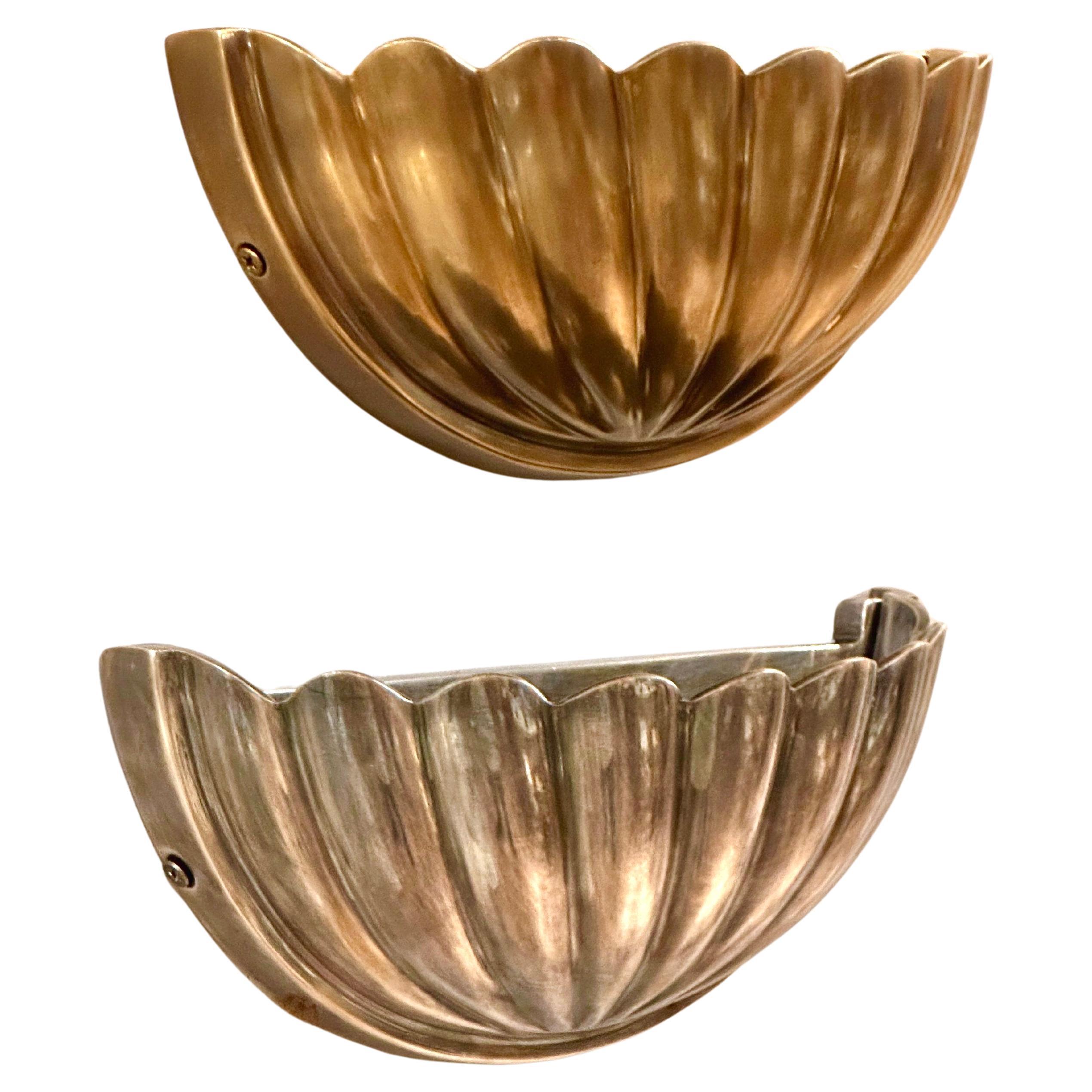 Ardium Mini Shell Mid Century Style Brass Casting Wall Sconce