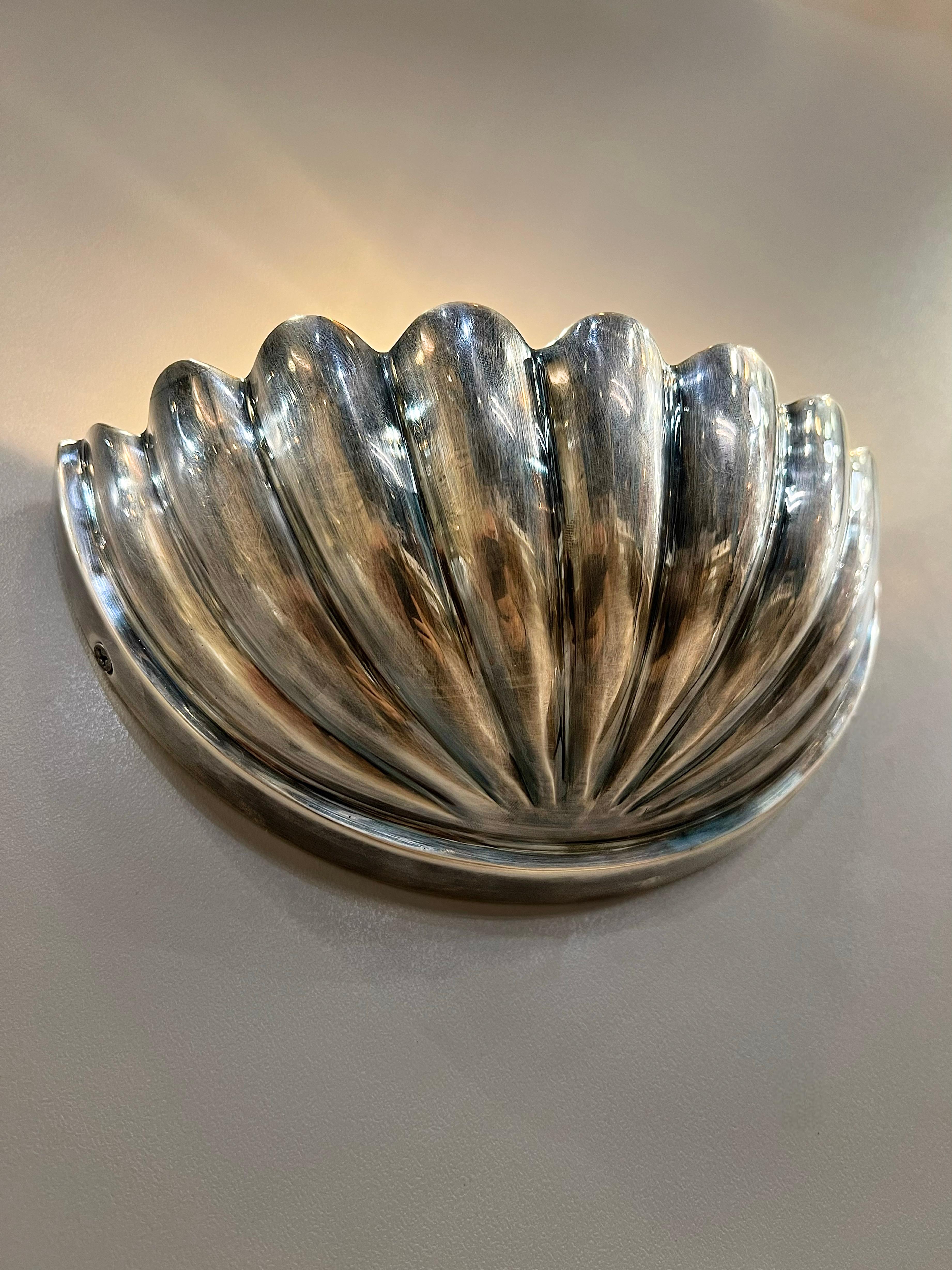 Ardium Shell, applique da parete in fusione d'ottone in stile metà secolo in vendita 2
