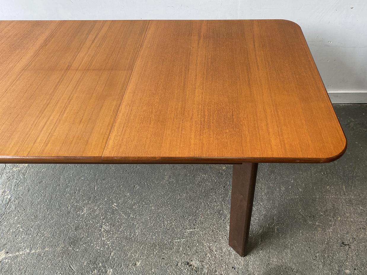 sind 1960er Mid-Century ausziehbarer G-Plan Esstisch (Teakholz) im Angebot