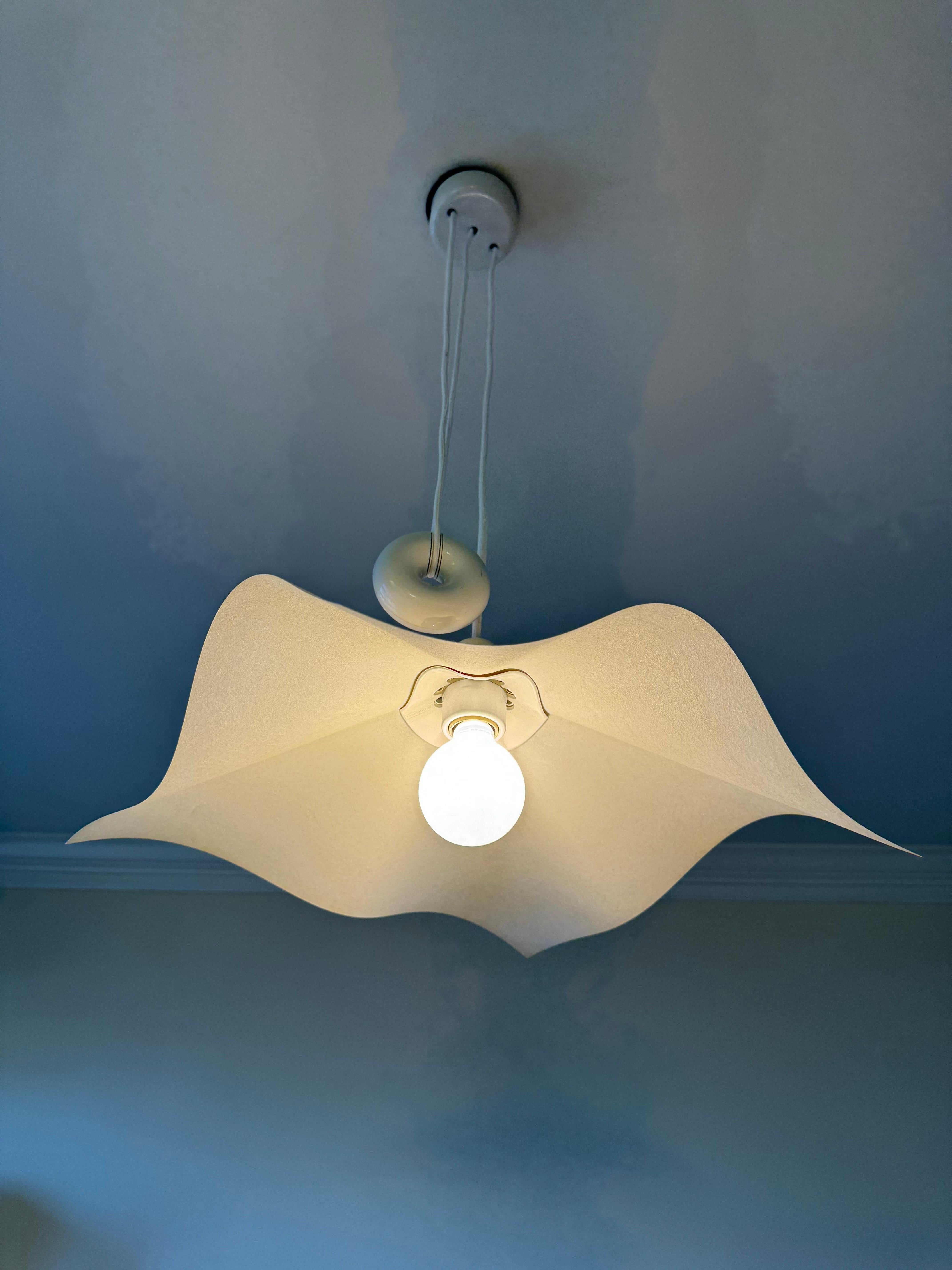 Italian Area 50 suspension lamp with Rise and Fall mech by Mario Bellini for Artemide
