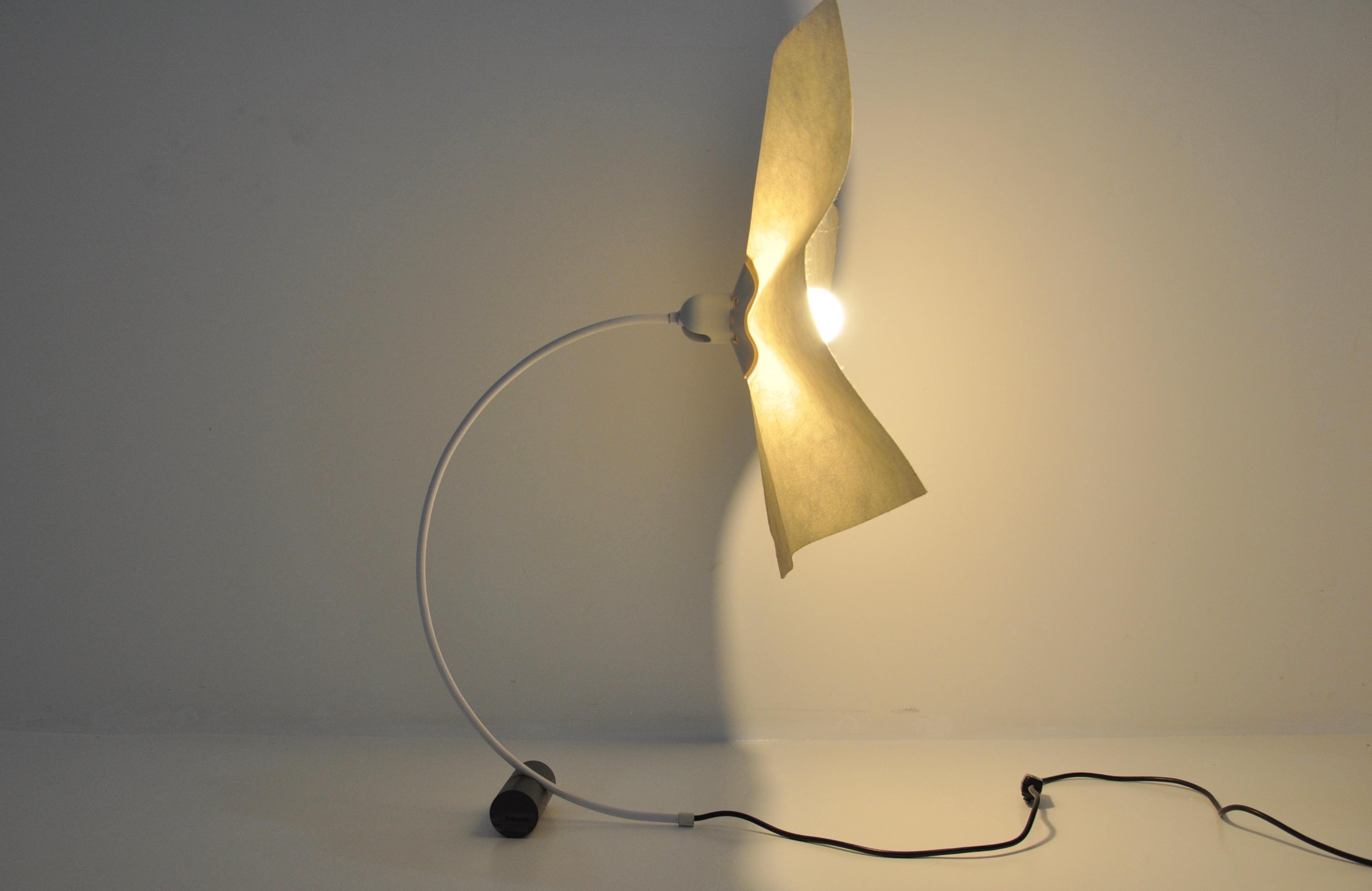 Lampe de table Curvea de Mario Bellini pour Artemide, 1970 Bon état - En vente à Lasne, BE