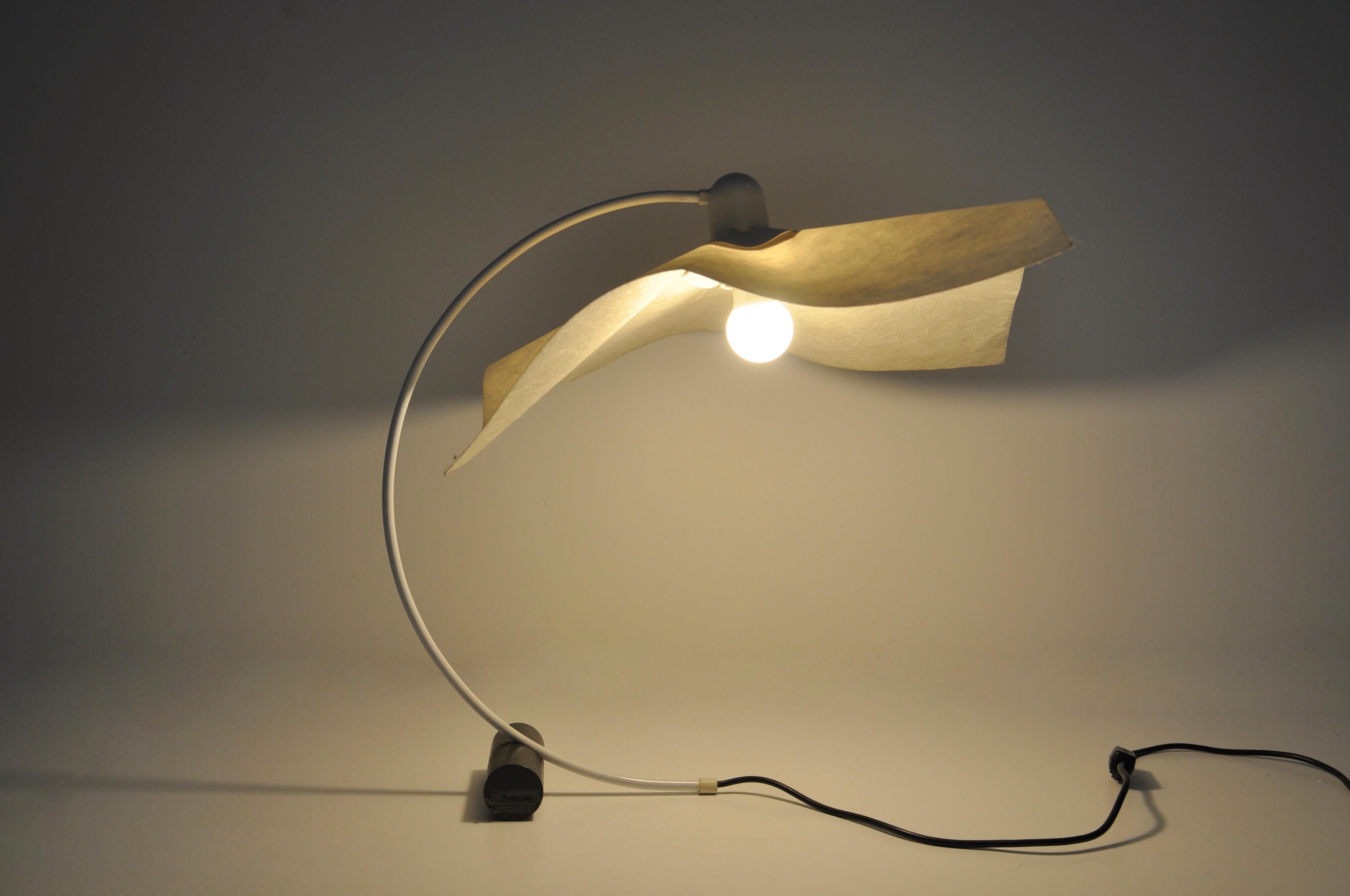 Metal Area Curvea Table Lamp by Mario Bellini for Artemide, 1970s For Sale
