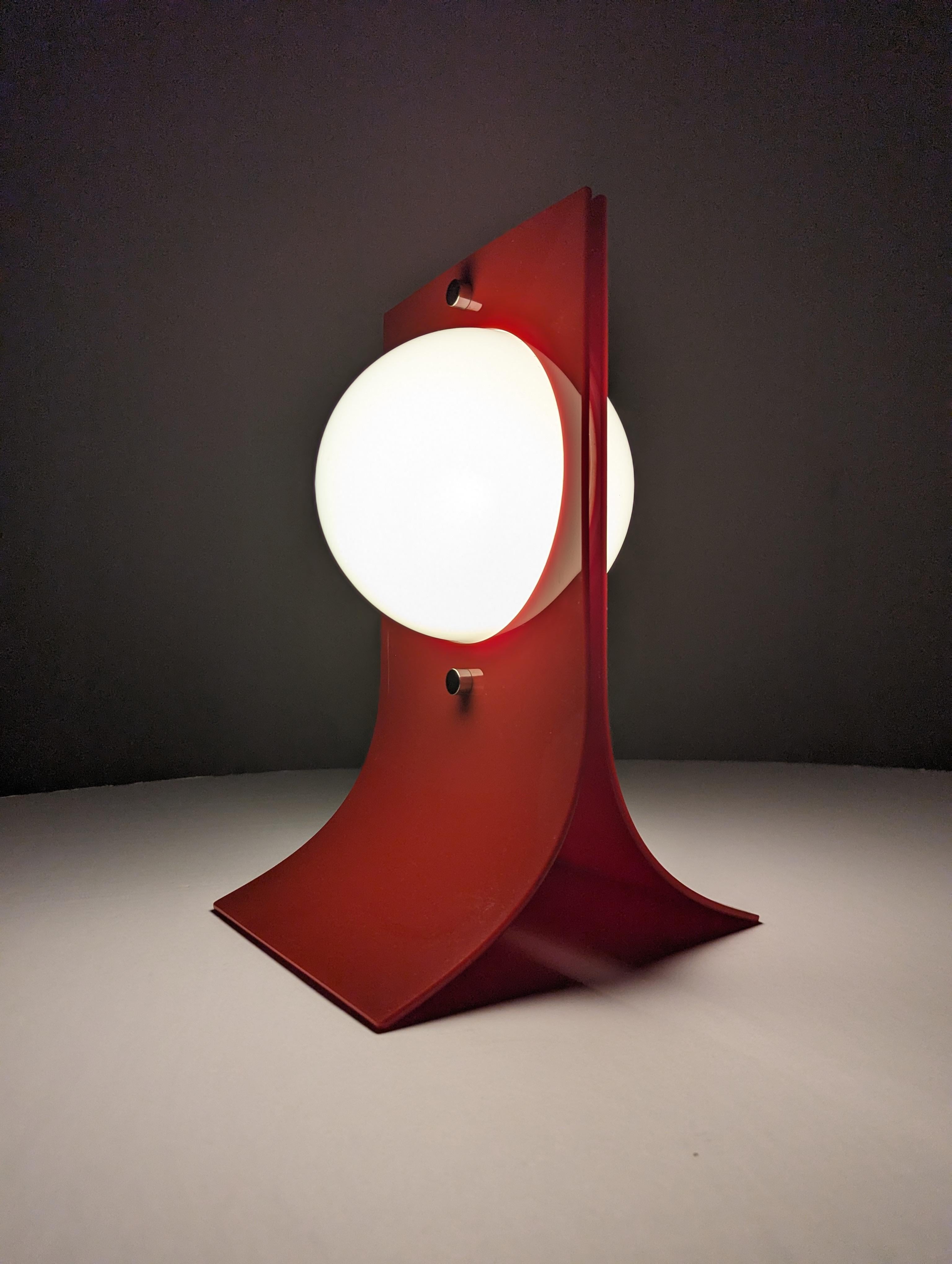 Area Lamp Red by Neal Small 1960s In Good Condition For Sale In Benalmadena, ES