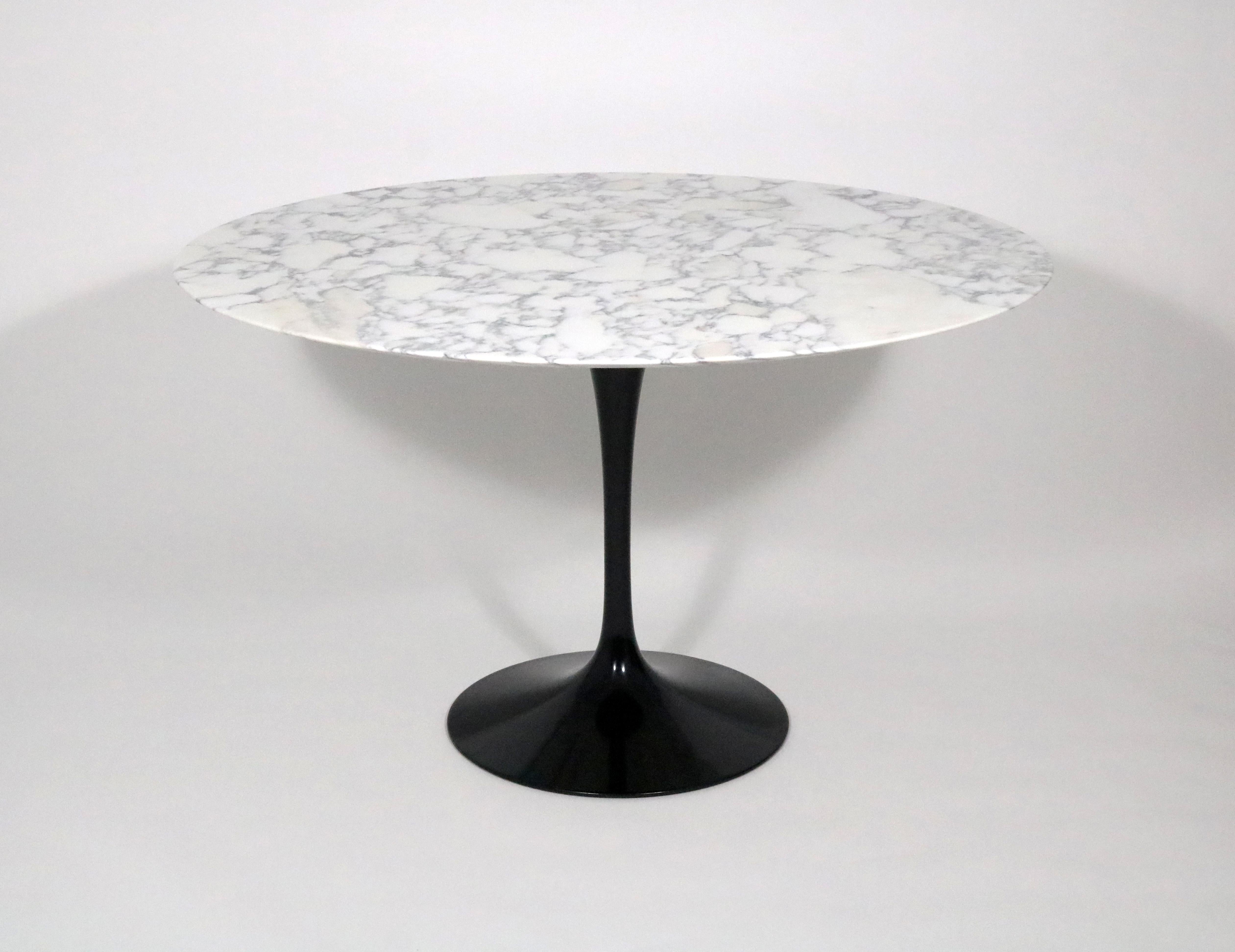Mid-Century Modern Arebescato Marble Top Dining Table by Eero Saarinen for Knoll