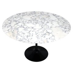 Arebescato Marble Top Dining Table by Eero Saarinen for Knoll Arebescato Marble Top Dining Table by Eero Saarinen for Knoll