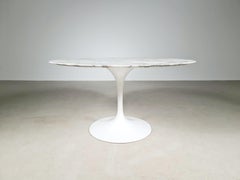 Arebescato Marble Tulip Dining Table by Eero Saarinen for Knoll International