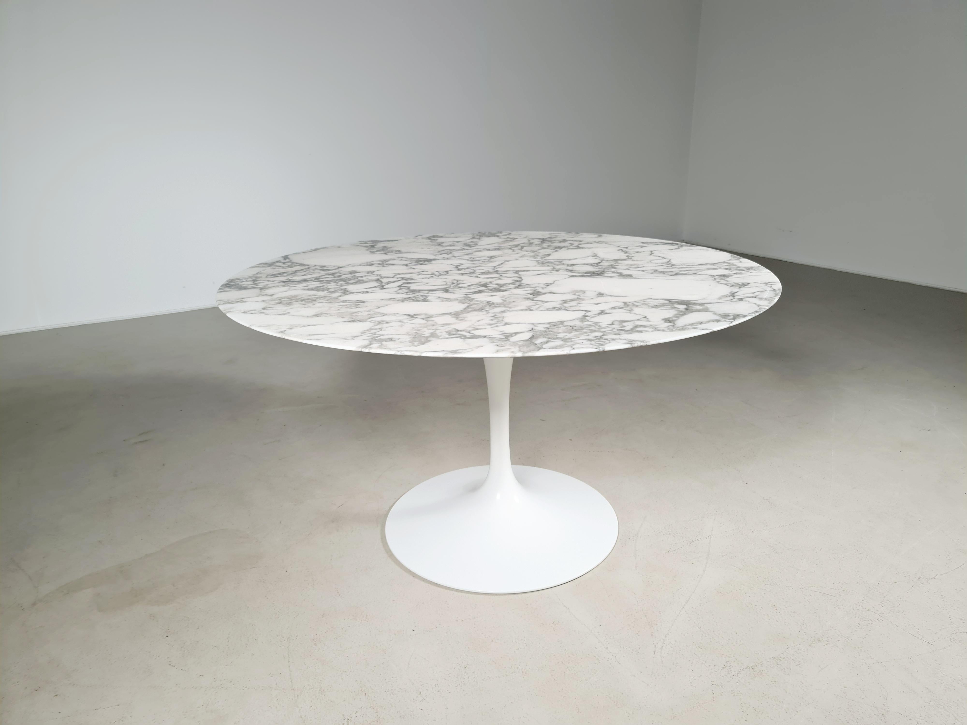 Mid-Century Modern Arebescato Marble Tulip Dining Table by Eero Saarinen for Knoll International