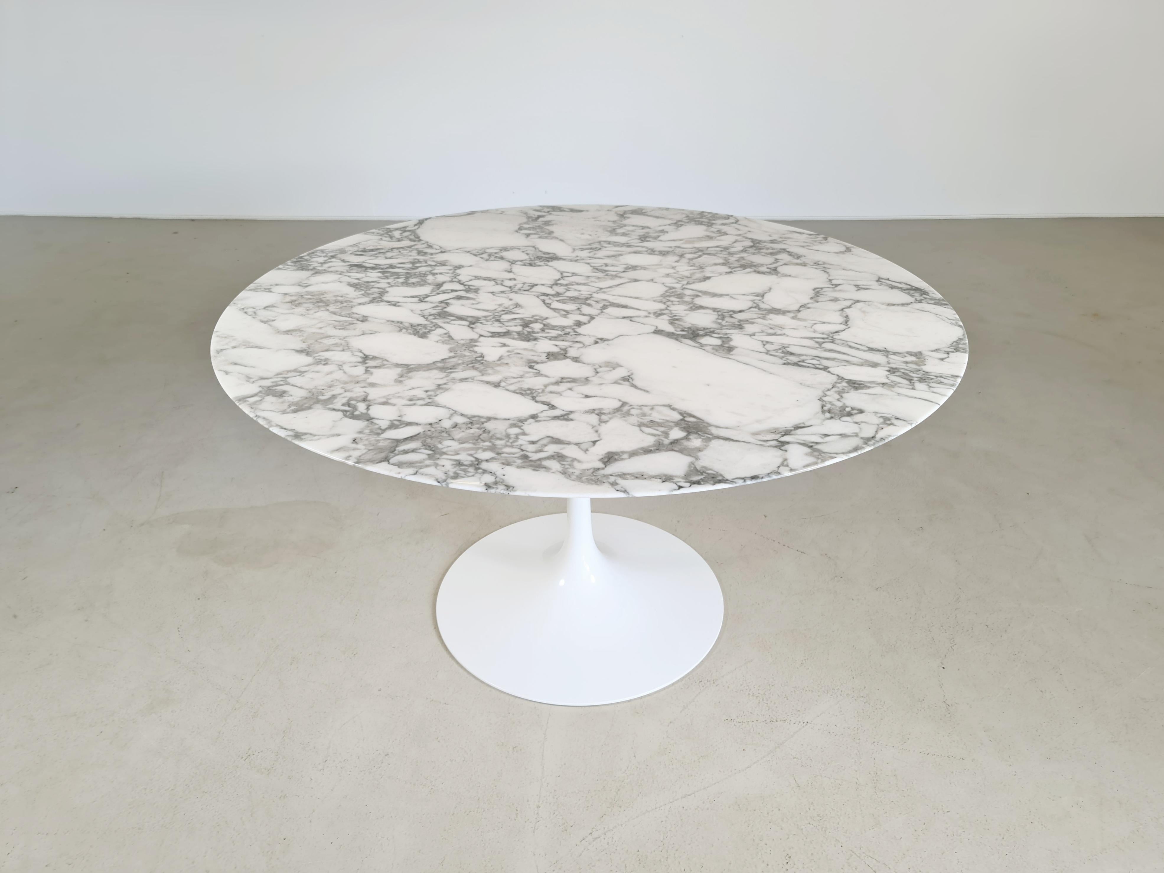 European Arebescato Marble Tulip Dining Table by Eero Saarinen for Knoll International