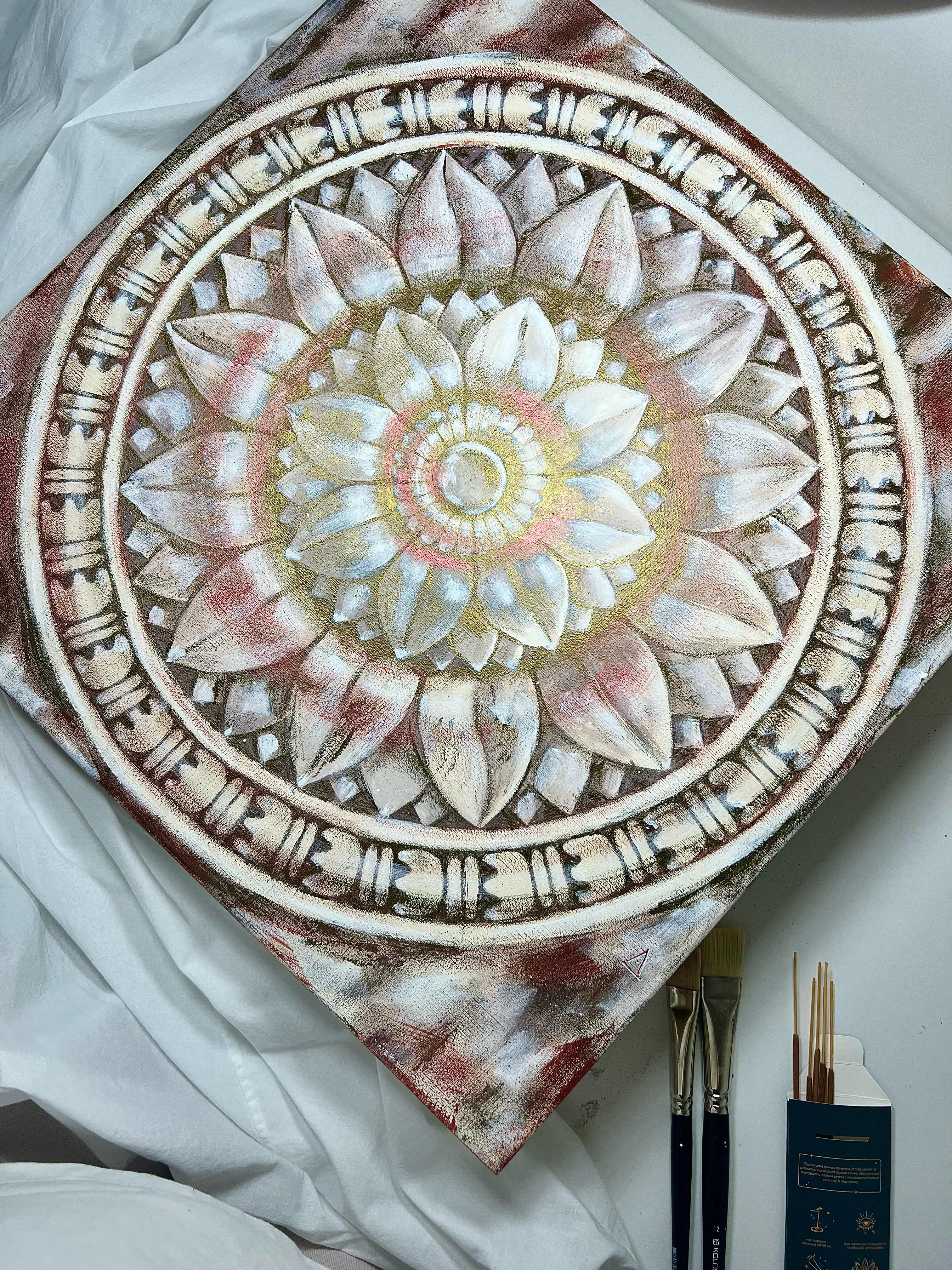 Temple lotus. White and red. For Sale 4