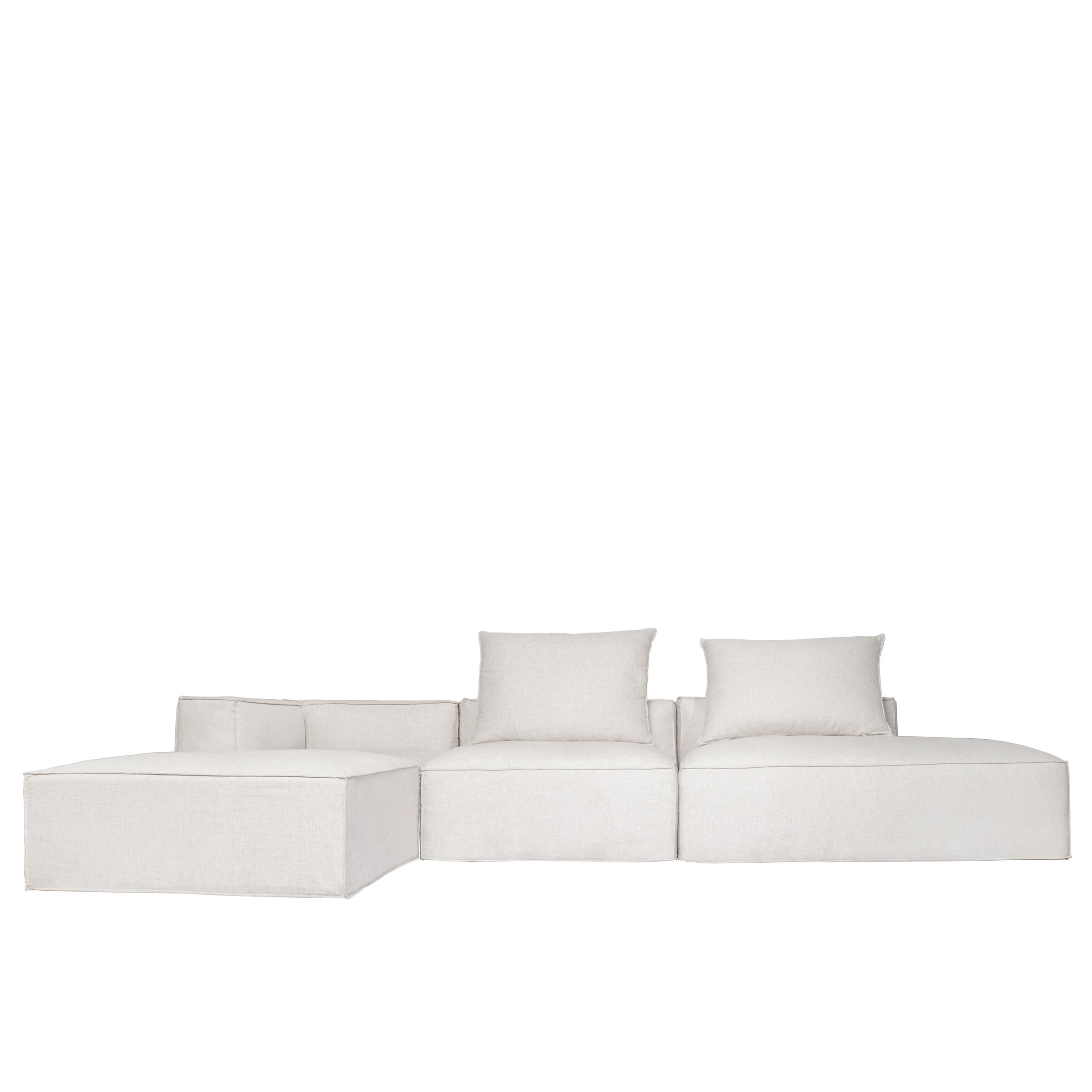 Originally design for a getaway home the Arena Sofa is ultra-comfortable as it is practical for everyday family life. A geometric, still soft body covered in relaxed removable covers that make it an exceptional lounge piece. The sectional is