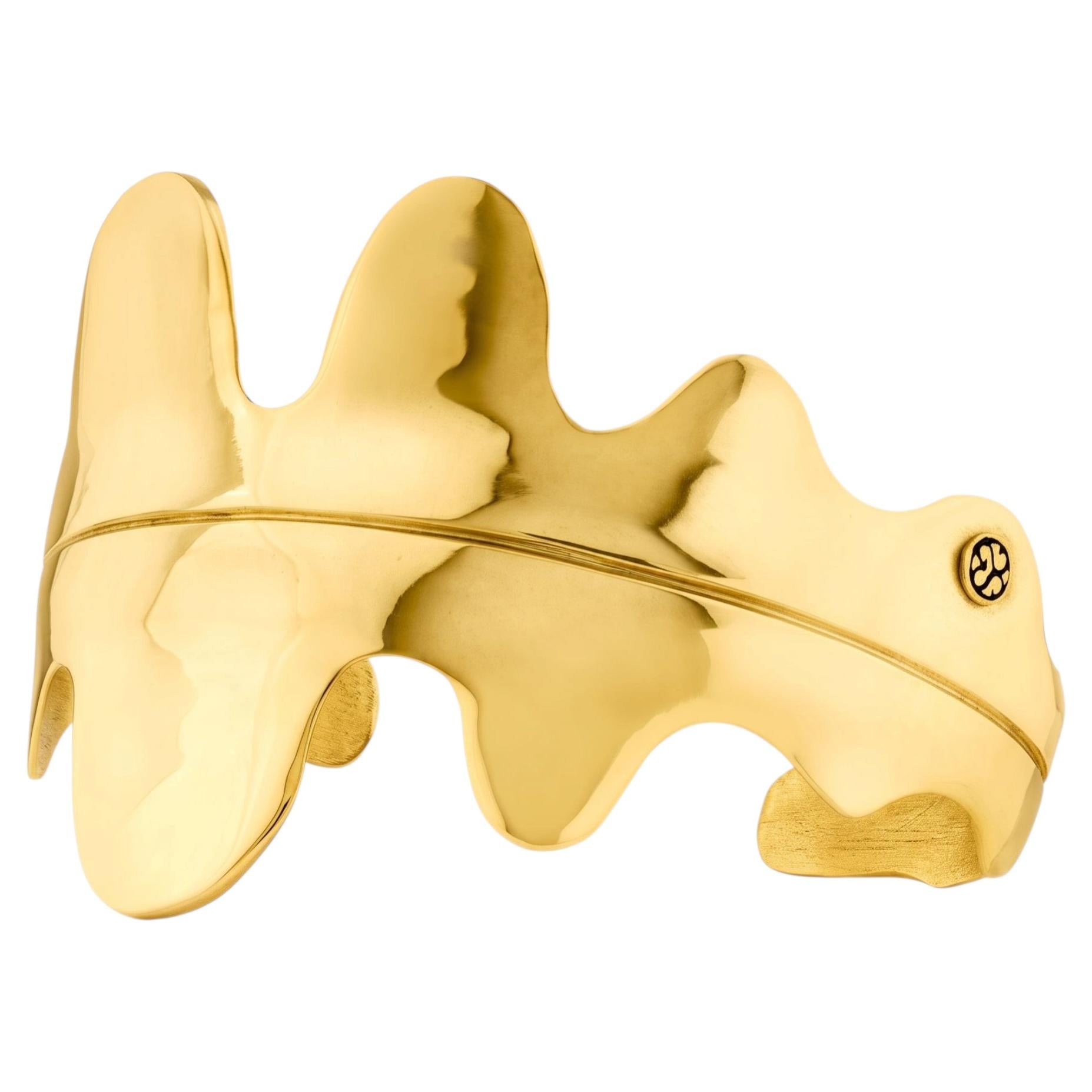 Bracciale Areole Cuff in bronzo placcato oro 22k di SOPHIE SIMONE DESIGNS
