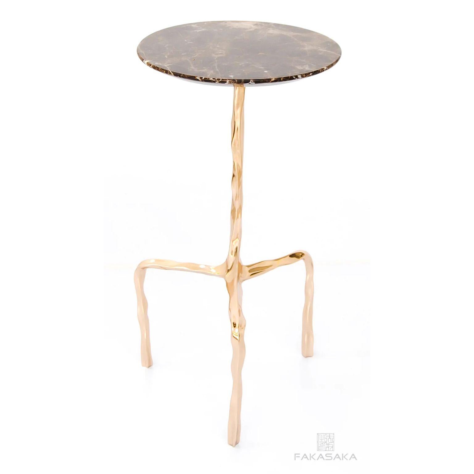 Moderne Table à boissons Aretha avec plateau en marbre impérial marron par Fakasaka Design en vente