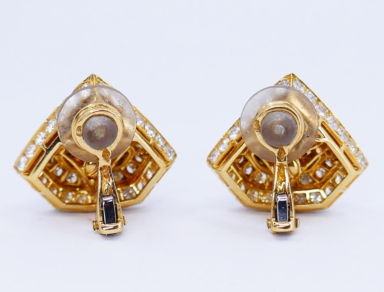 Areza Vintage French Earrings 18k Gold Sapphire Diamond Estate Jewelry In Good Condition For Sale In Beverly Hills, CA