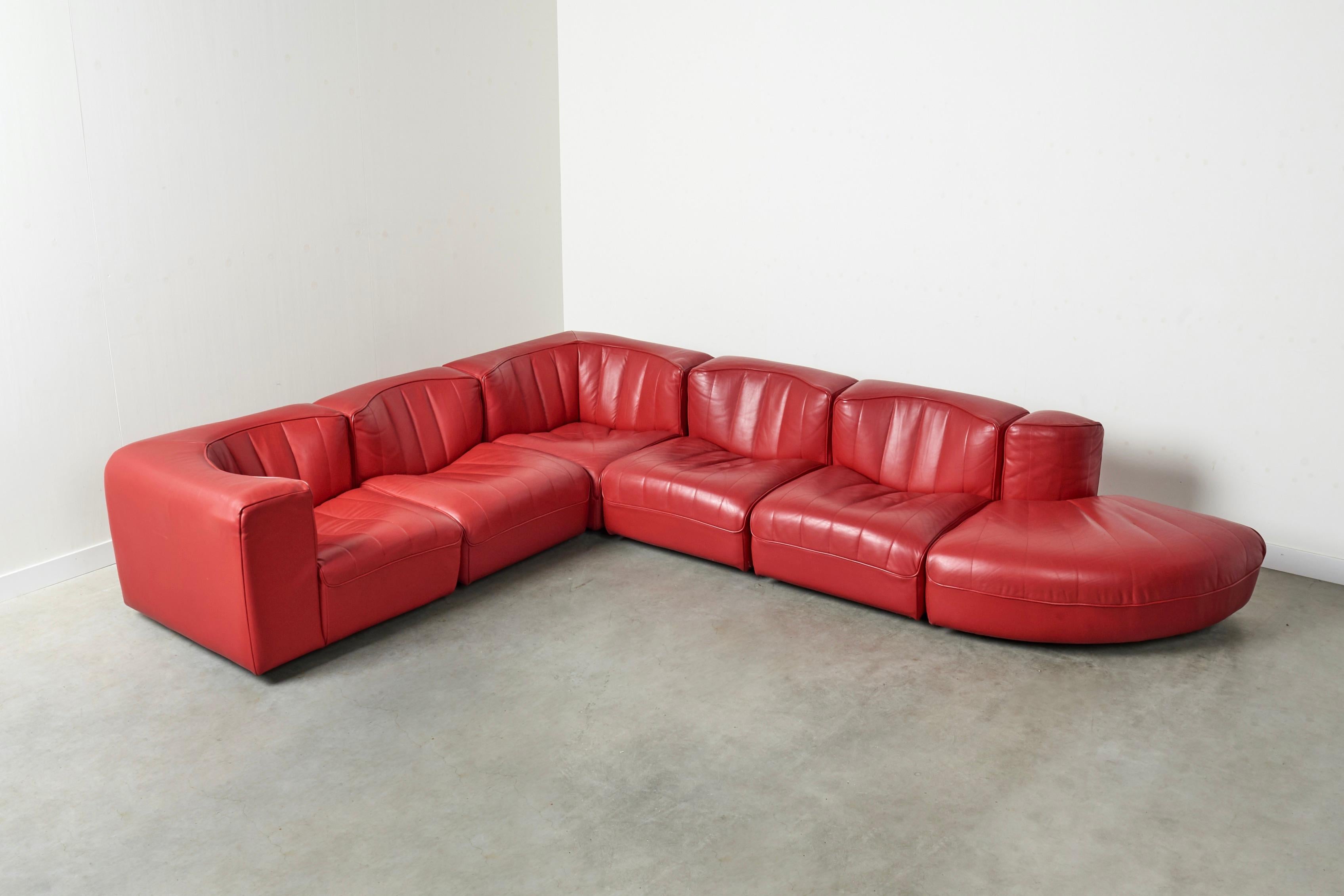 Arflex 9000 sofa by Tito Agnoli, late 1960s In Good Condition For Sale In GENDT, NL