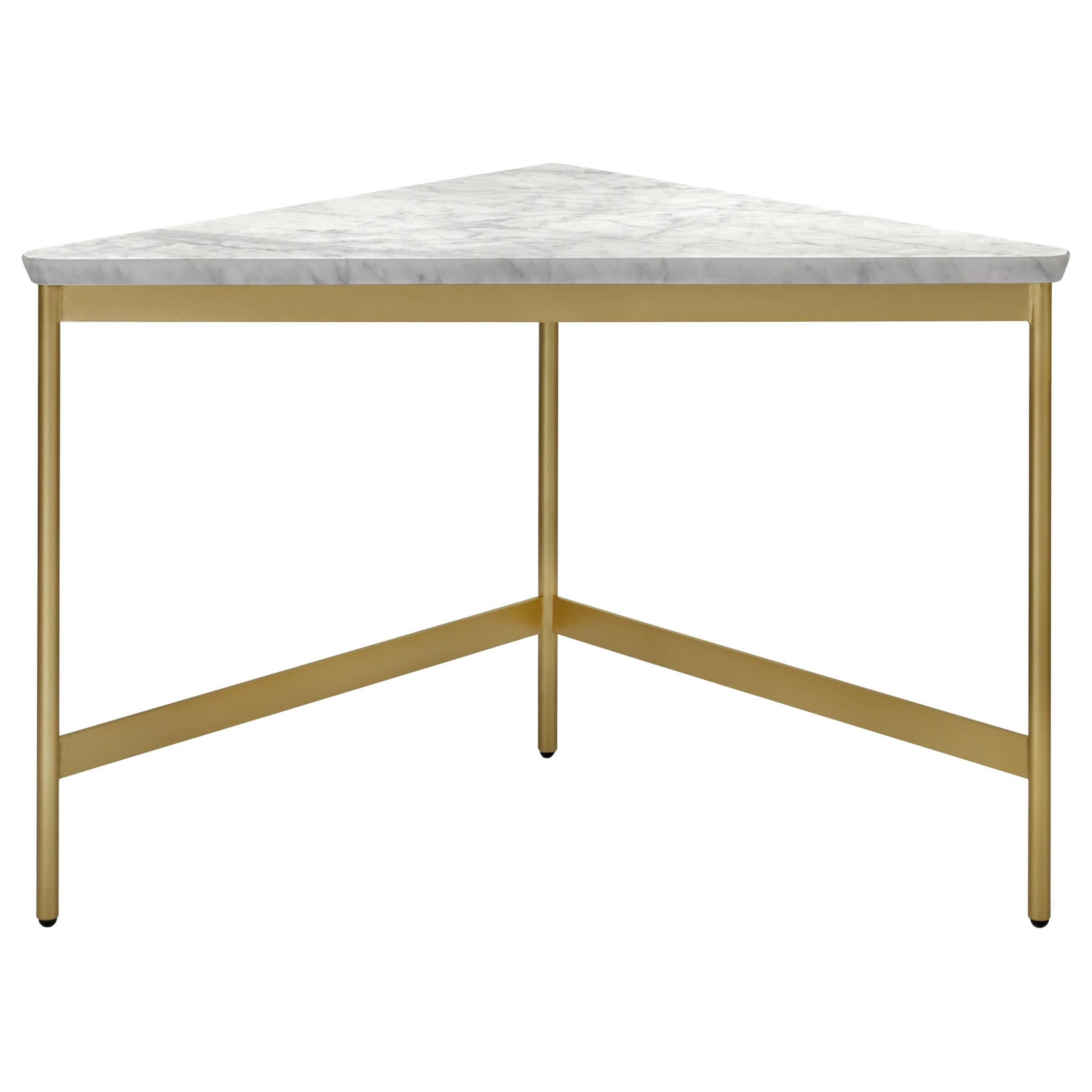 Petite table Capilano d'Arflex de 55 cm avec plateau en marbre de Carrare blanc par Luca Nichetto