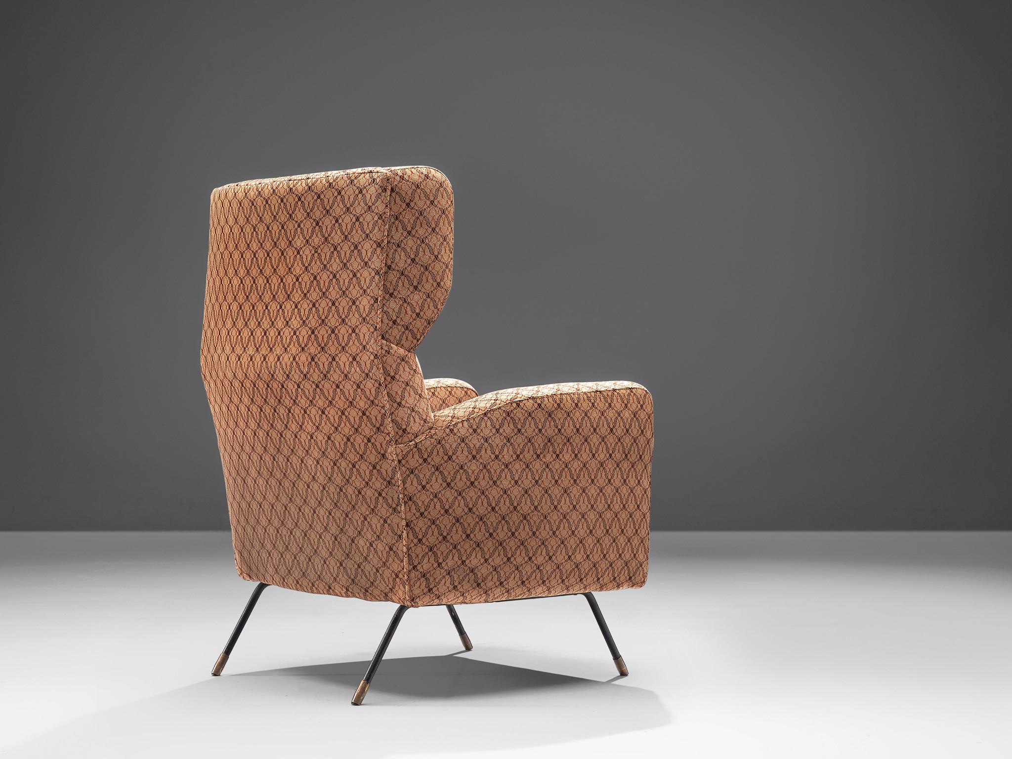 Mid-Century Modern Arflex Lounge Chair in Patterned Fabric Upholstery For Sale