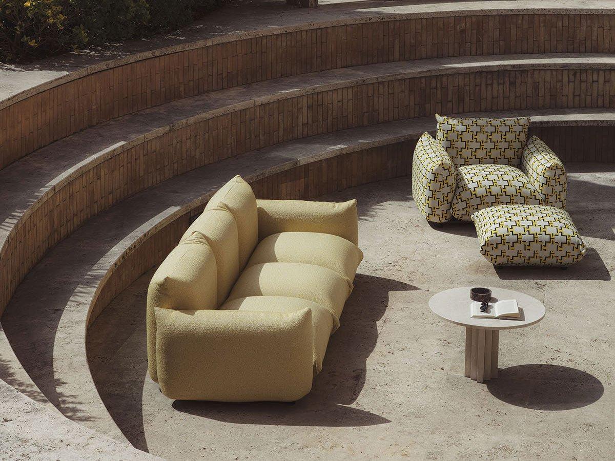 El Sillón de Exterior Marenco de Arflex reinterpreta el icónico diseño de los años 70 para entornos al aire libre, combinando comodidad, modularidad e innovación estructural. Su construcción presenta un armazón de metal galvanizado y con