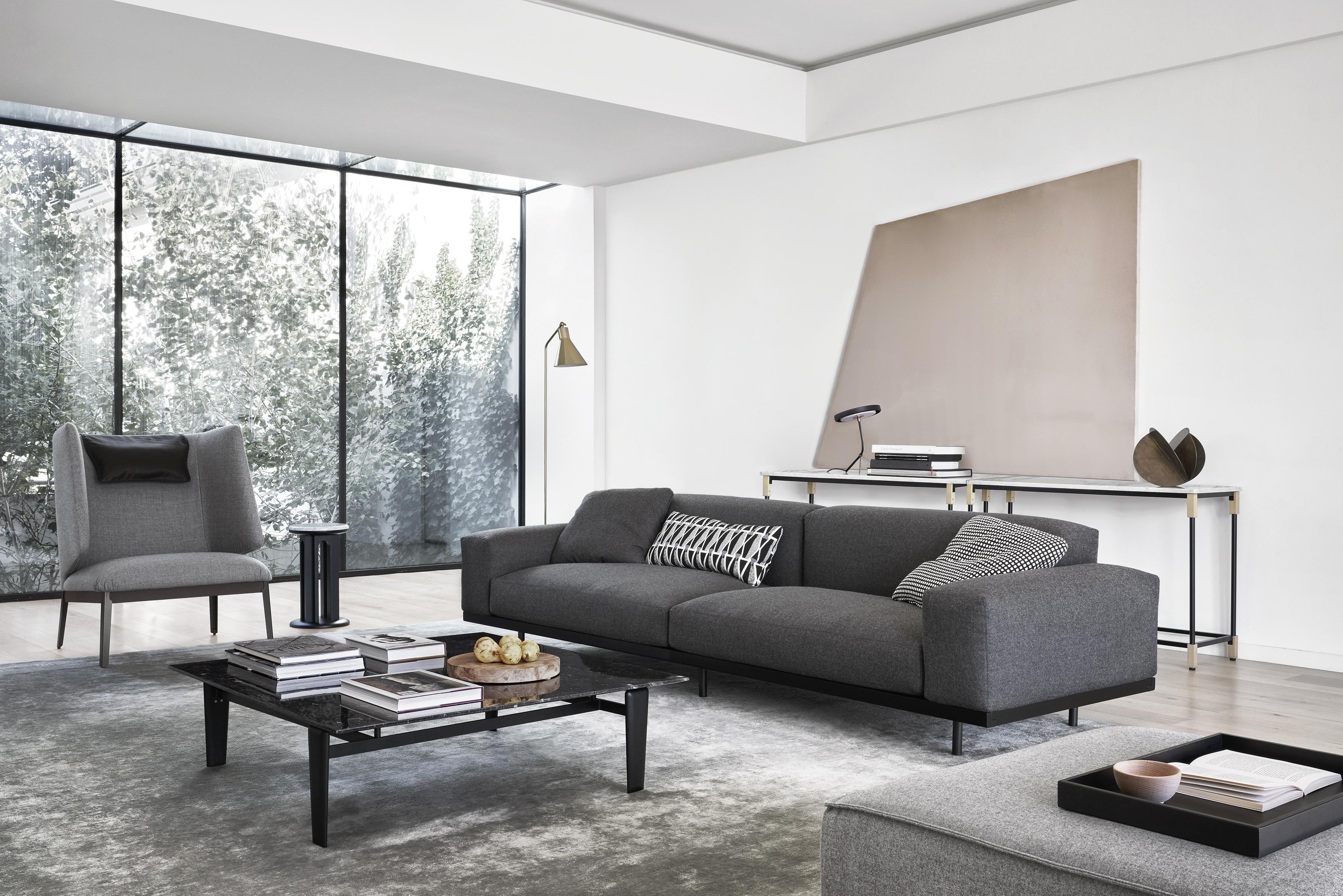 Arflex-Konsolentisch mit Marmorplatte und Metallbeinen von Bernhardt & Vella (Moderne) im Angebot