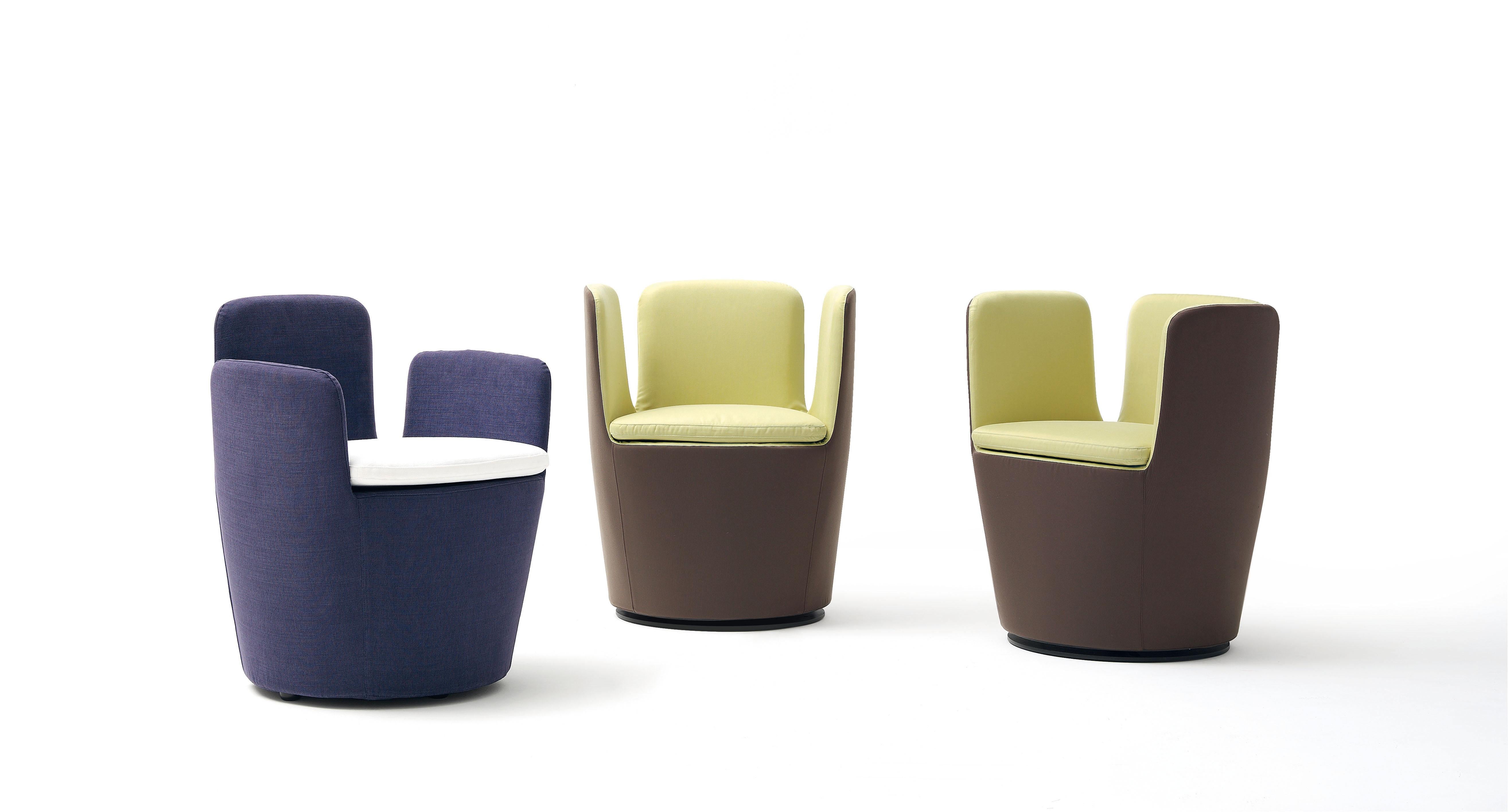 Modern Arflex Mojo Armchair in Brown Fabric and Swivel Base by Claesson Koivisto Rune For Sale