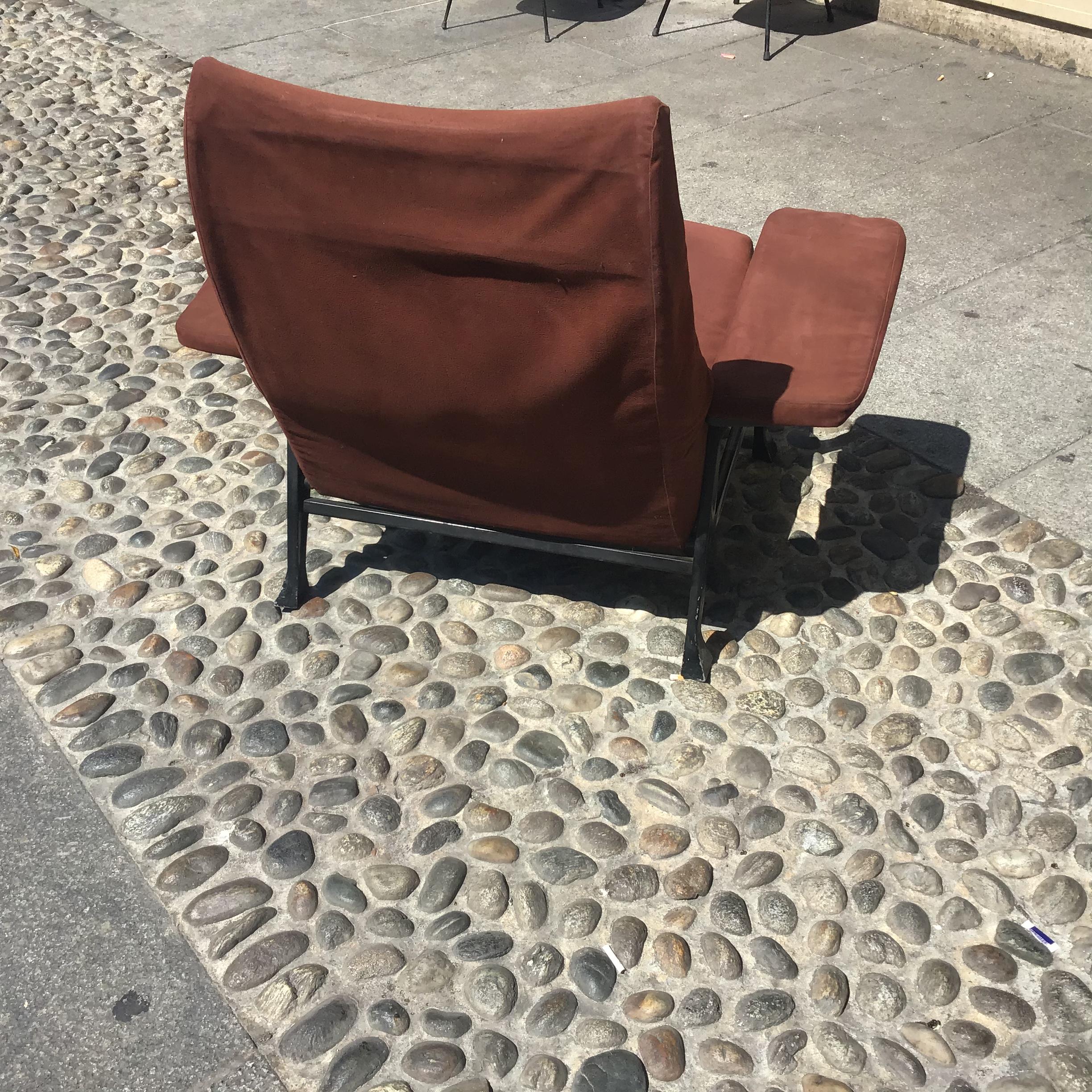 Arflex “Roberto Menghi” Armchair Iron Fabric Padding 1950 Italy In Good Condition For Sale In Milano, IT