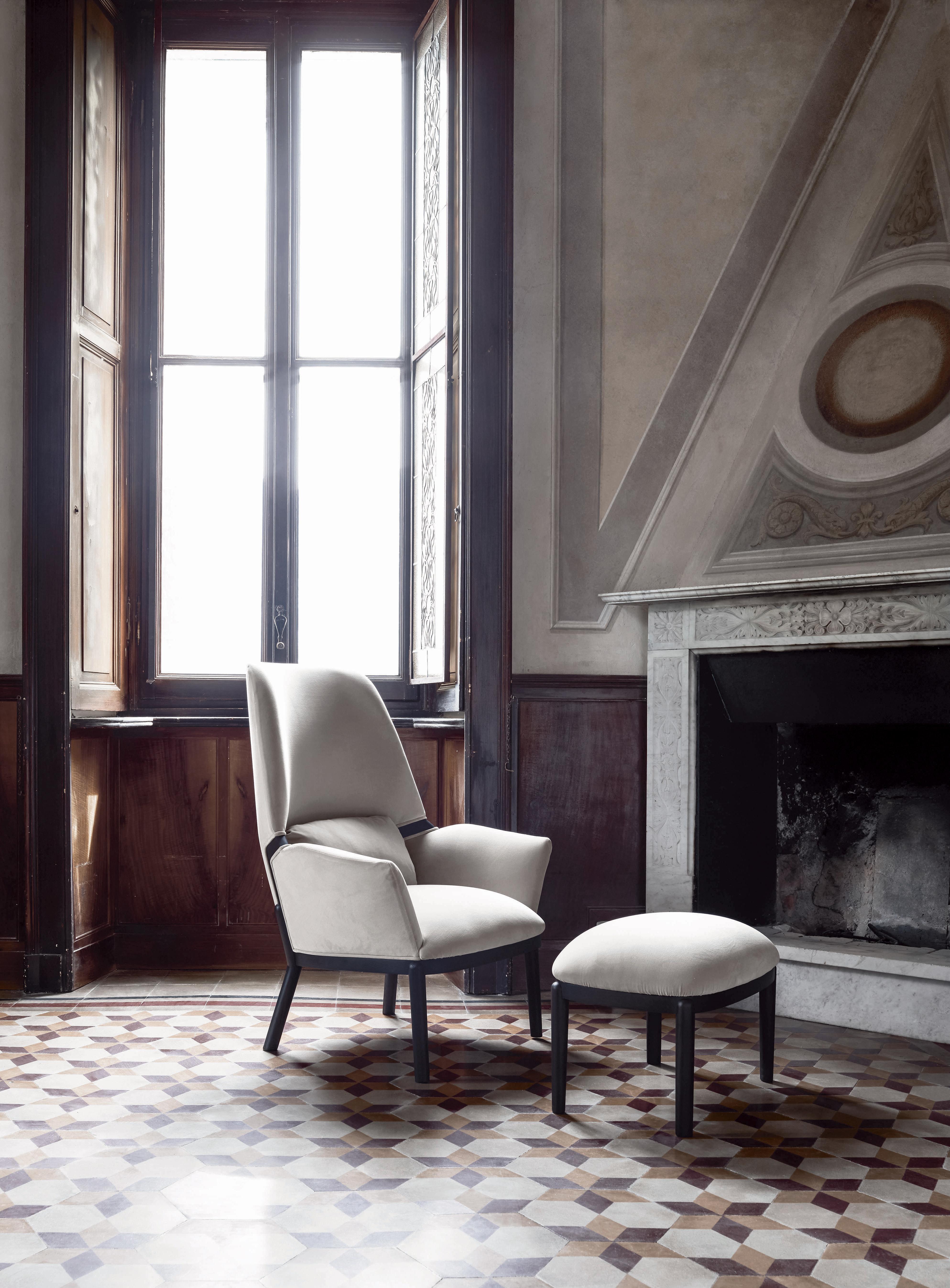 Moderne Fauteuil Arflex Serena en tissu Lama avec pieds teintés en chêne par Luca Nichetto en vente