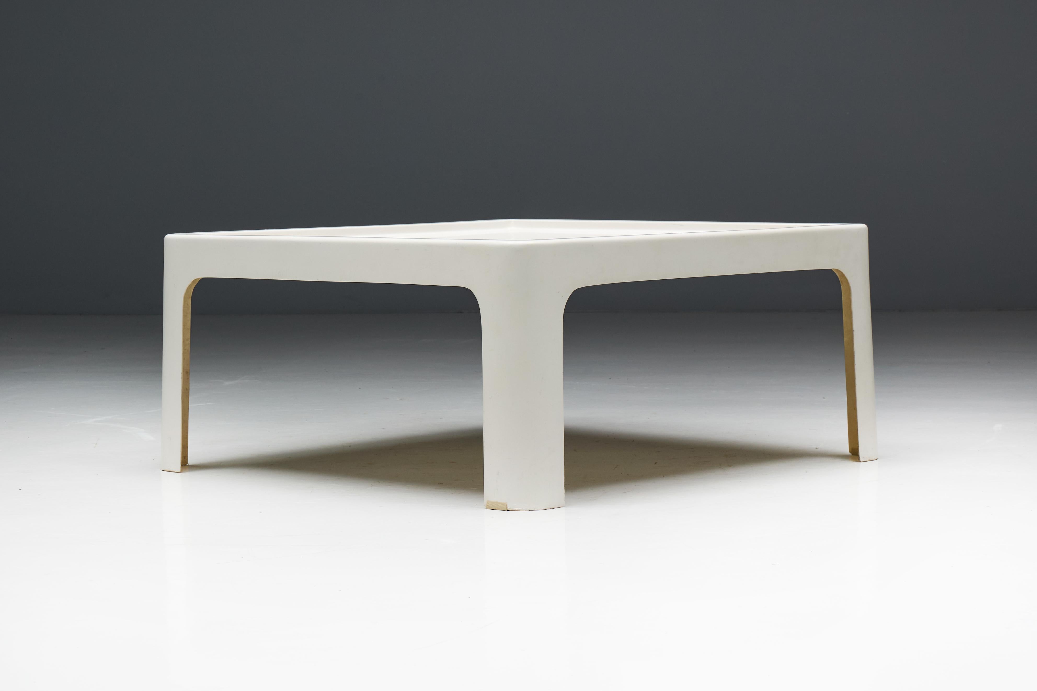 Arflex „Solar“ Couchtisch aus Fiberglas von Carlo Bartoli, Italien, 1960er Jahre (Italienisch) im Angebot