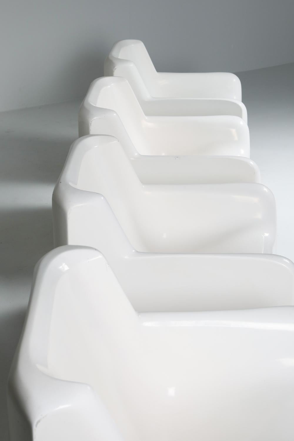 Arflex 'Solar' Lounge Chairs in Fiberglass by Carlo Bartali 3