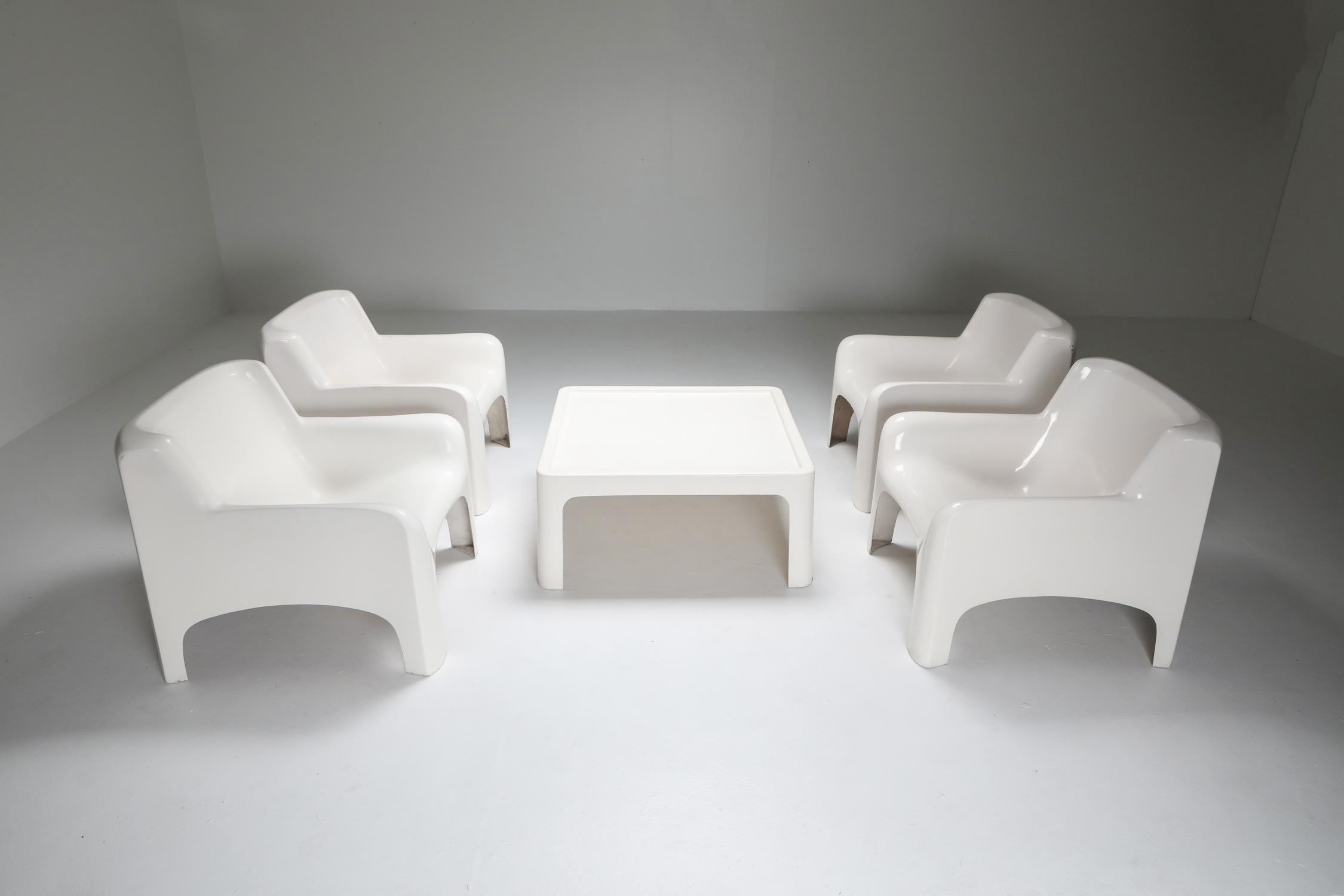 Arflex 'Solar' Lounge Chairs in Fiberglass by Carlo Bartali 4