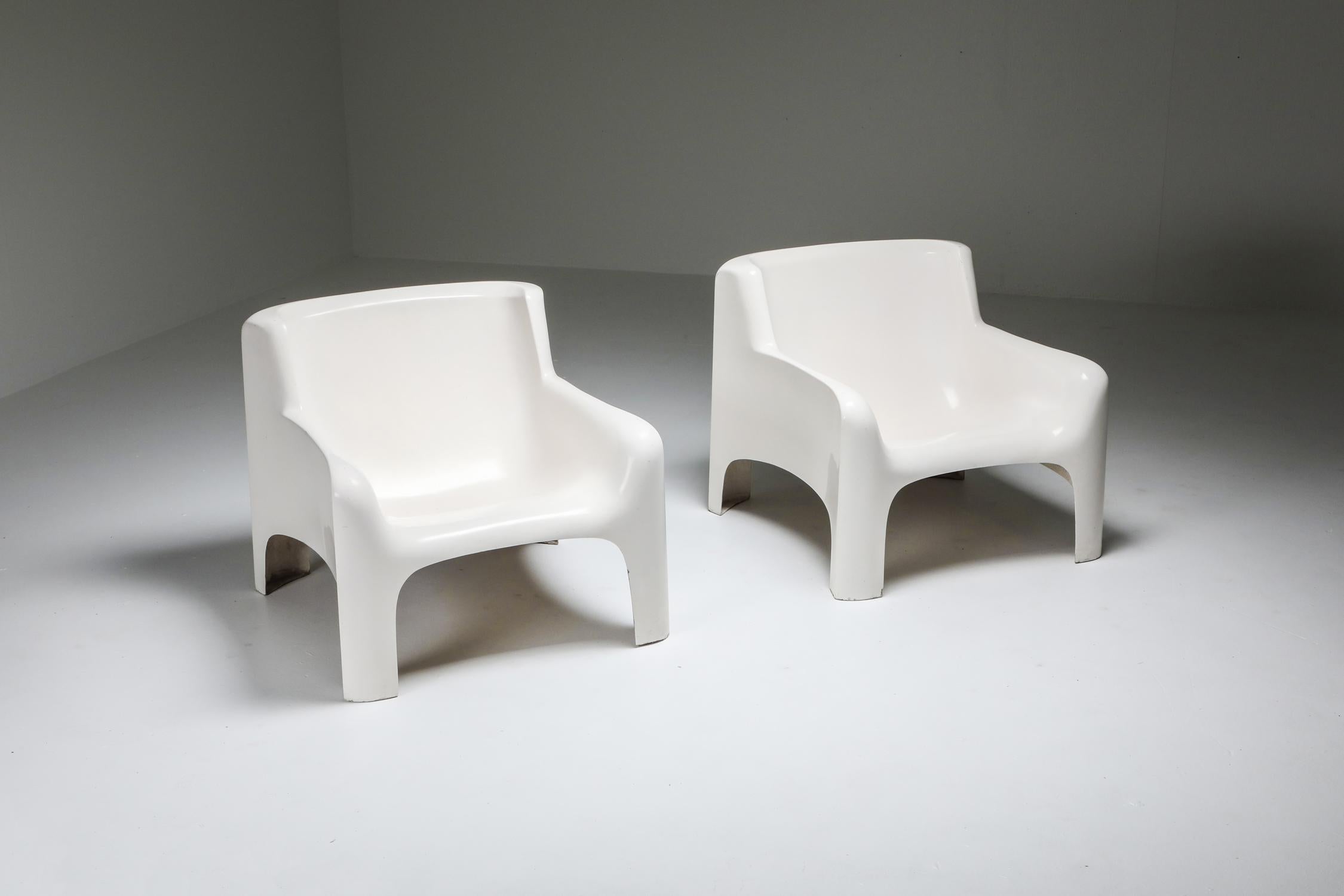 Carlo Bartali, model 'Solar', Arflex, Italy 1965, four armchairs available

Fiberglass and polyester resin with lacquer finish
These elegant lounge chairs by Carlo Bartoli were made in Italy by Arflex and imported into the US by Stendig. 
The