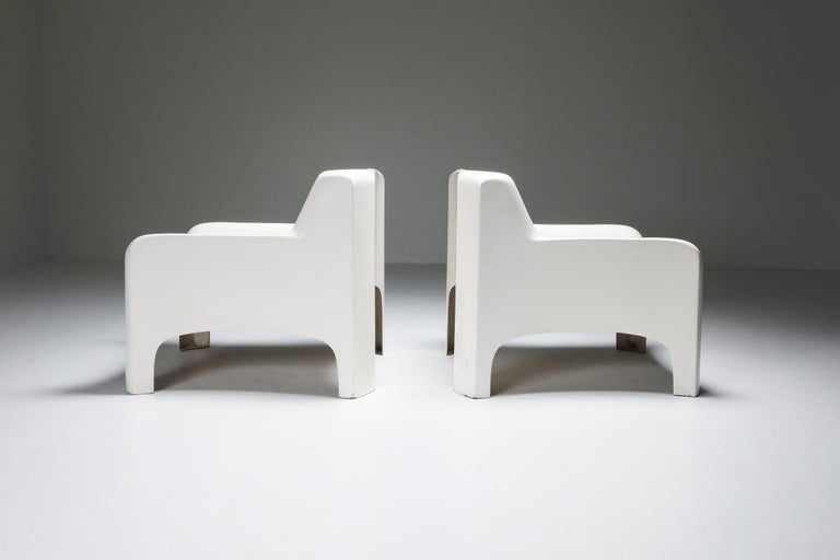 Space Age Arflex 'Solar' Lounge Chairs in Fiberglass by Carlo Bartali For Sale