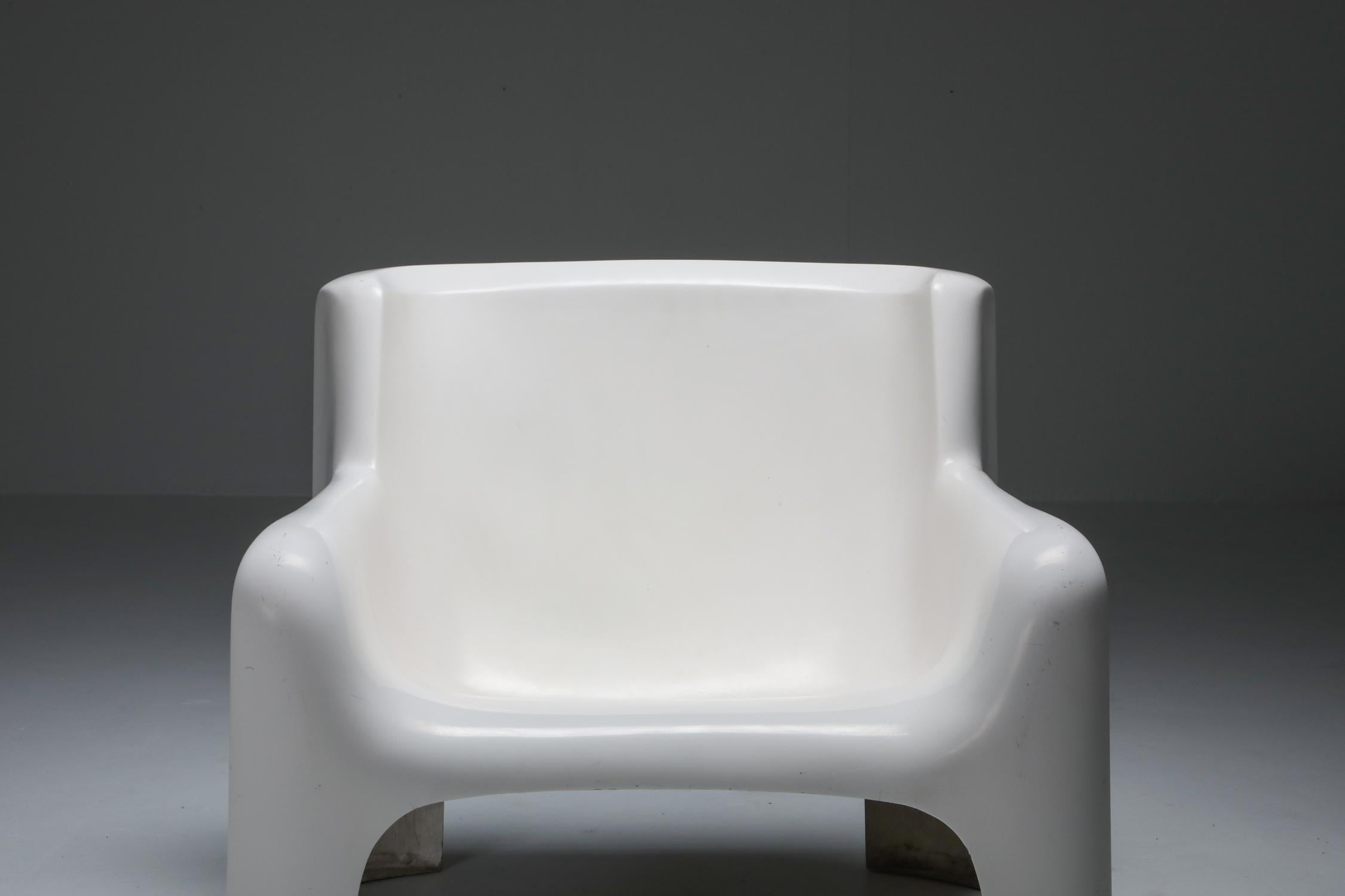 Lacquered Arflex 'Solar' Lounge Chairs in Fiberglass by Carlo Bartali