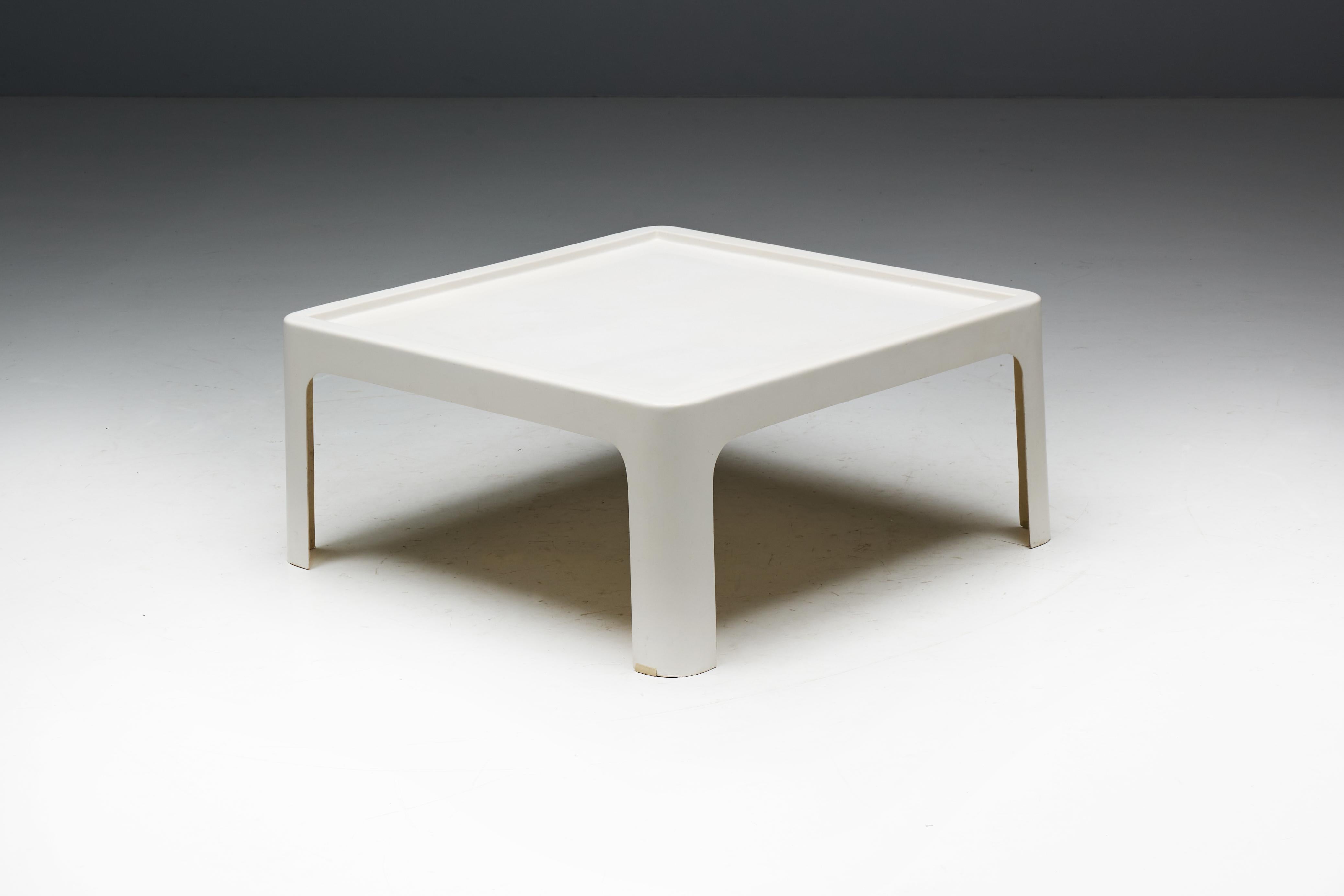 Arflex 'Solar' Lounge Set in Fiberglass by Carlo Bartali, Italy, 1960s For Sale 3