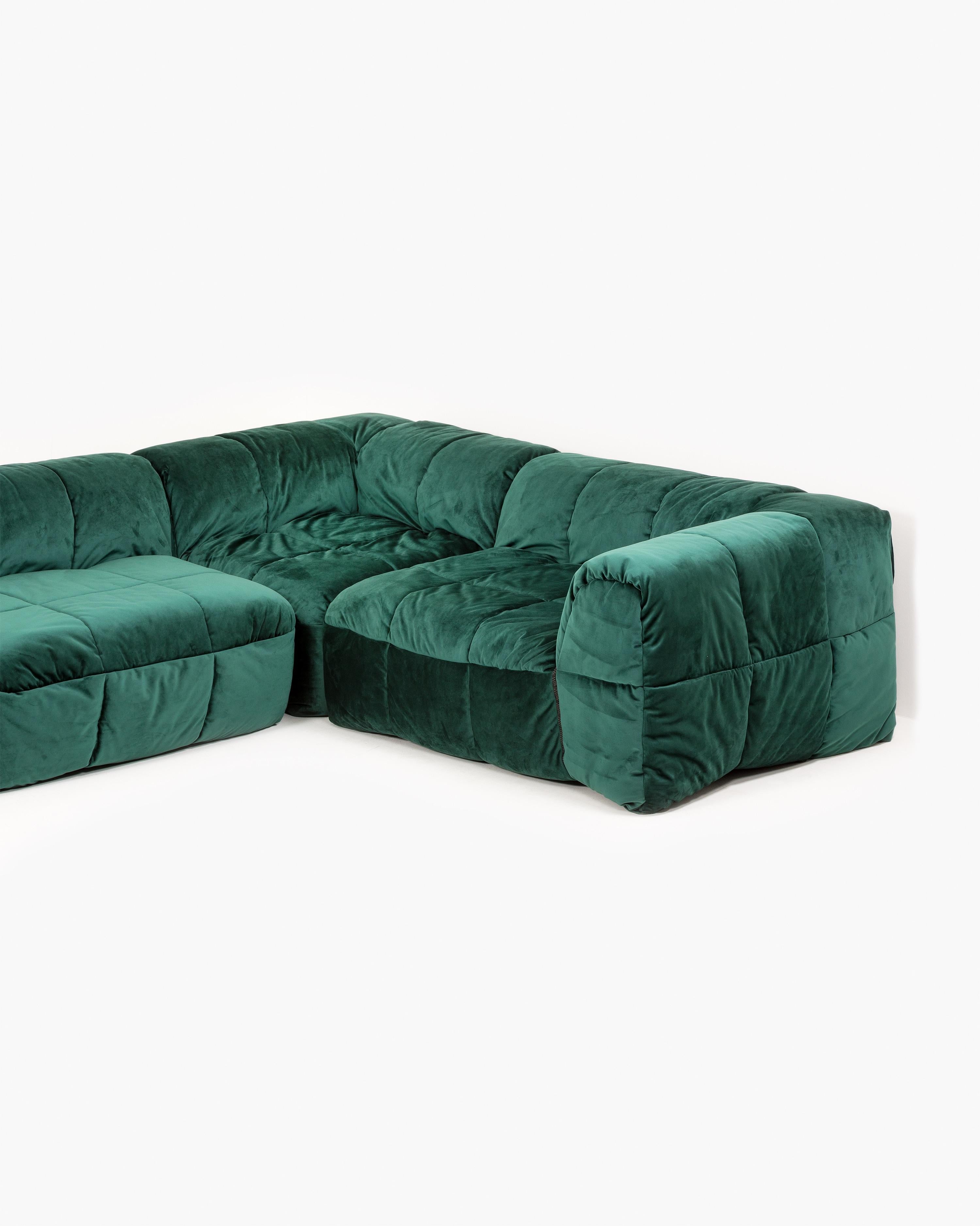 Arflex Strips Sofa by Cini Boeri

Stunning Strips sofa by Cini Boeri completely newly upholstered in a green/ jade colored fabric. One of the most famous products of Arflex. Designed in 1968, it was awarded the prize Compasso d'Oro and it is