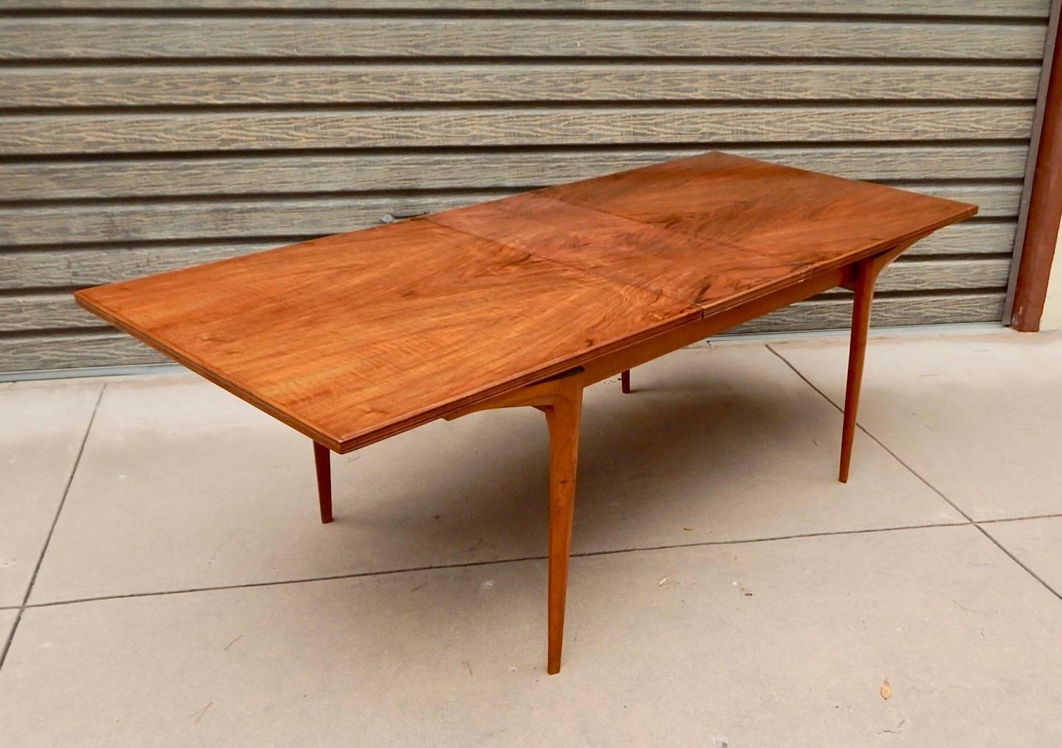 Argentine Mid-Century Modern Extendable Dining Table in Highly Figured Walnut 6