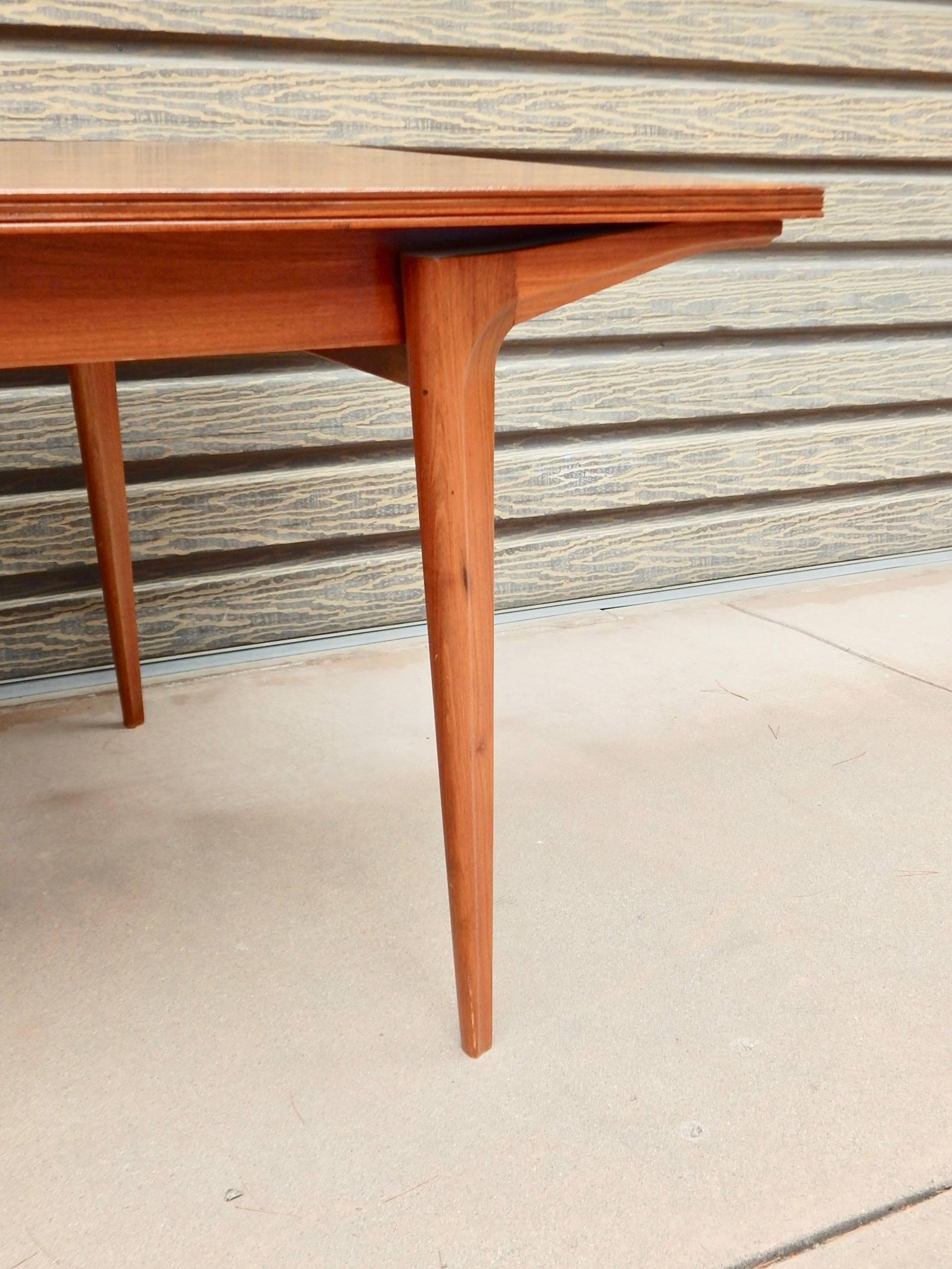 Mid-20th Century Argentine Mid-Century Modern Extendable Dining Table in Highly Figured Walnut