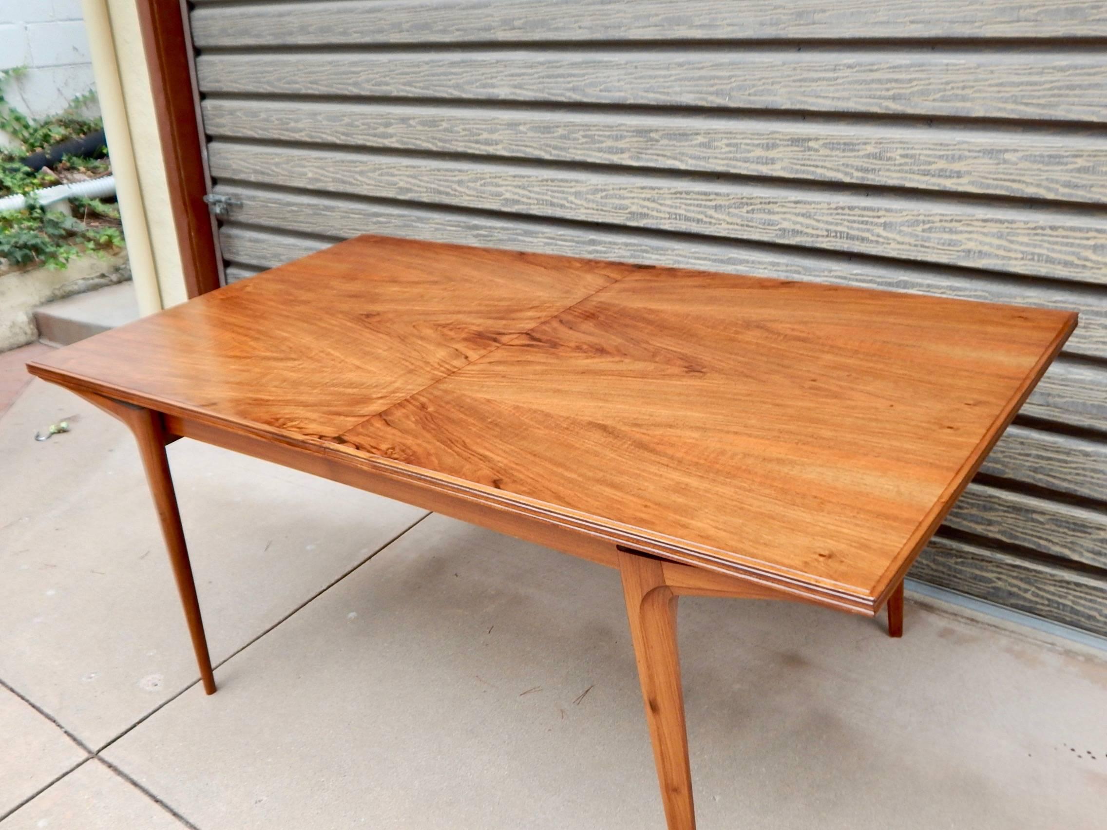 Argentine Mid-Century Modern Extendable Dining Table in Highly Figured Walnut 1