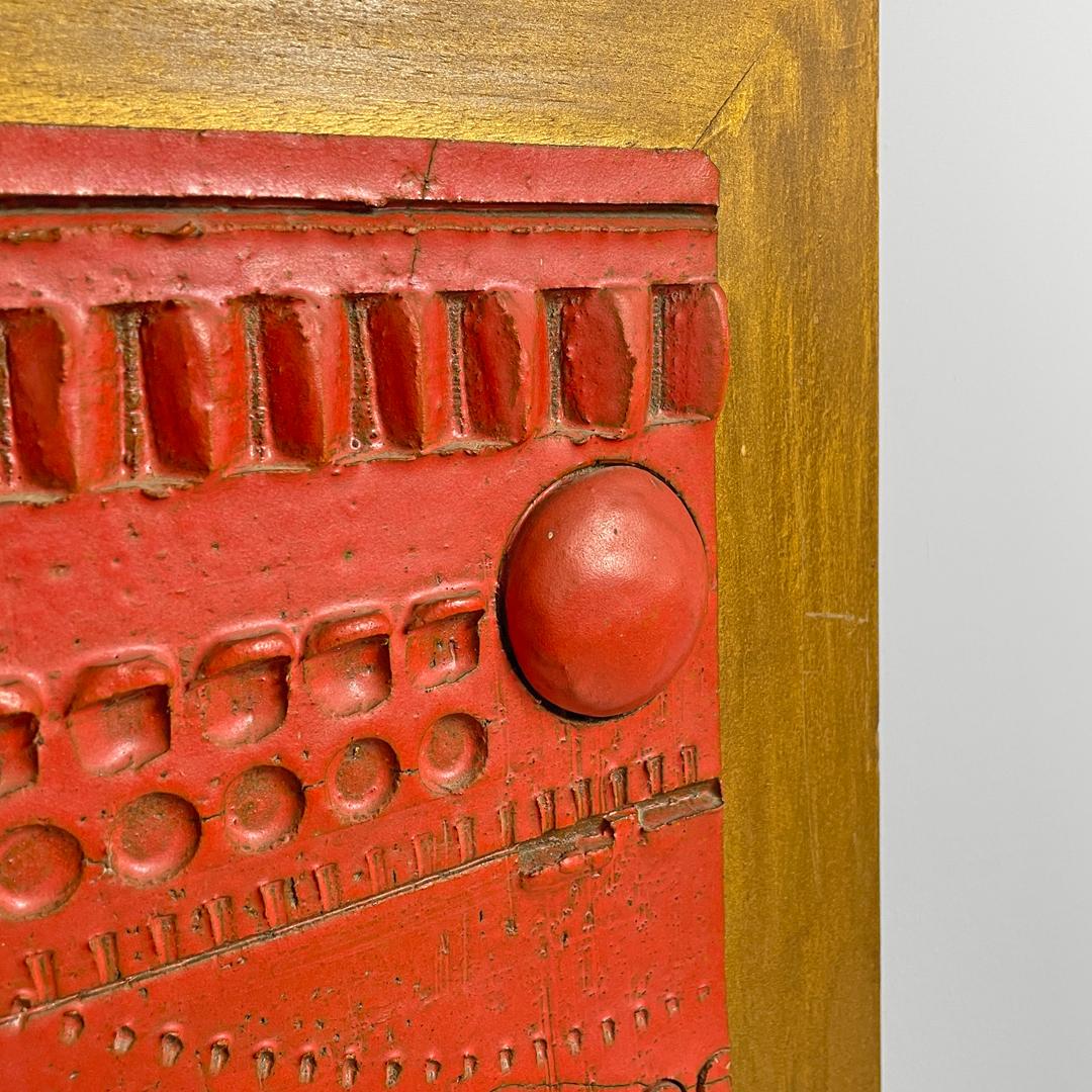 Scultura moderna argentina in ceramica rossa e legno dorato di Carlos Carlè 1974 in vendita 5