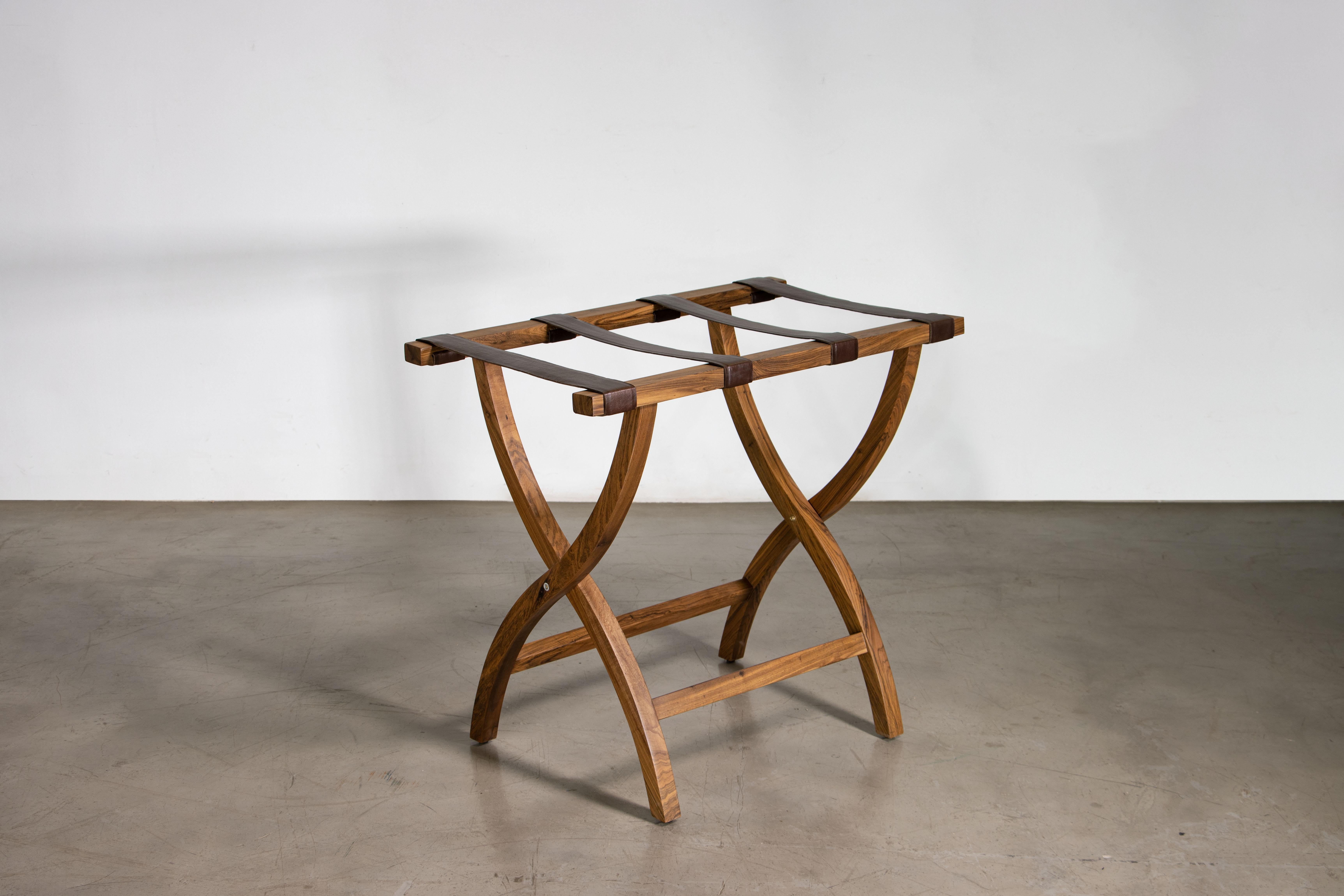 Moderne Porte-bagages en bois de rose argentin en cuir fendu par Costantini, Valerio en vente